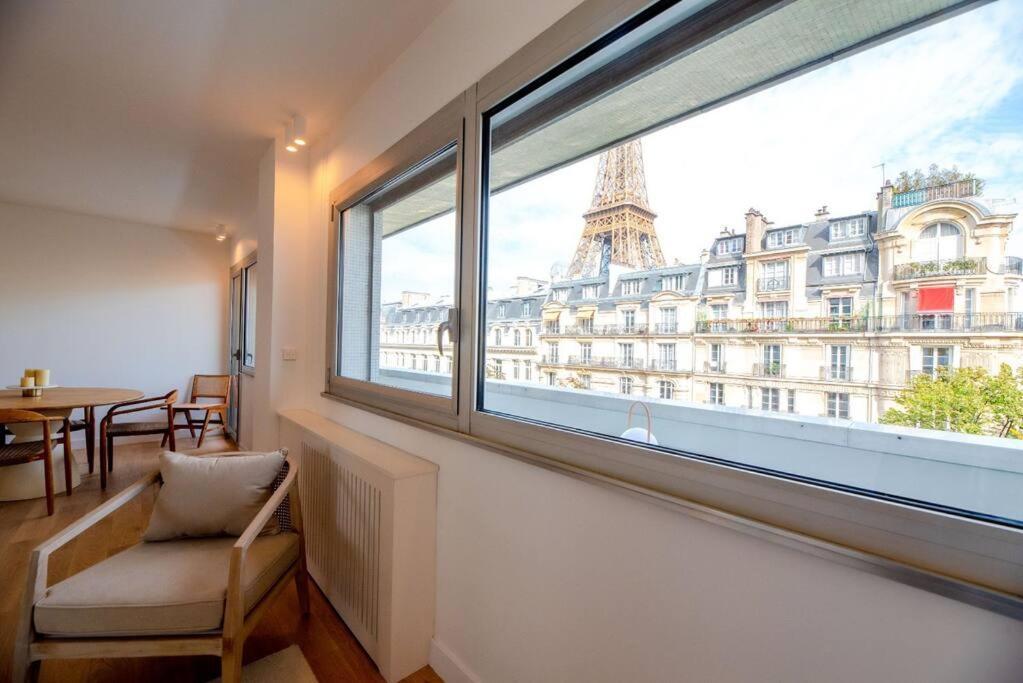 Tour Eiffel View - Luxury 6p Apartment