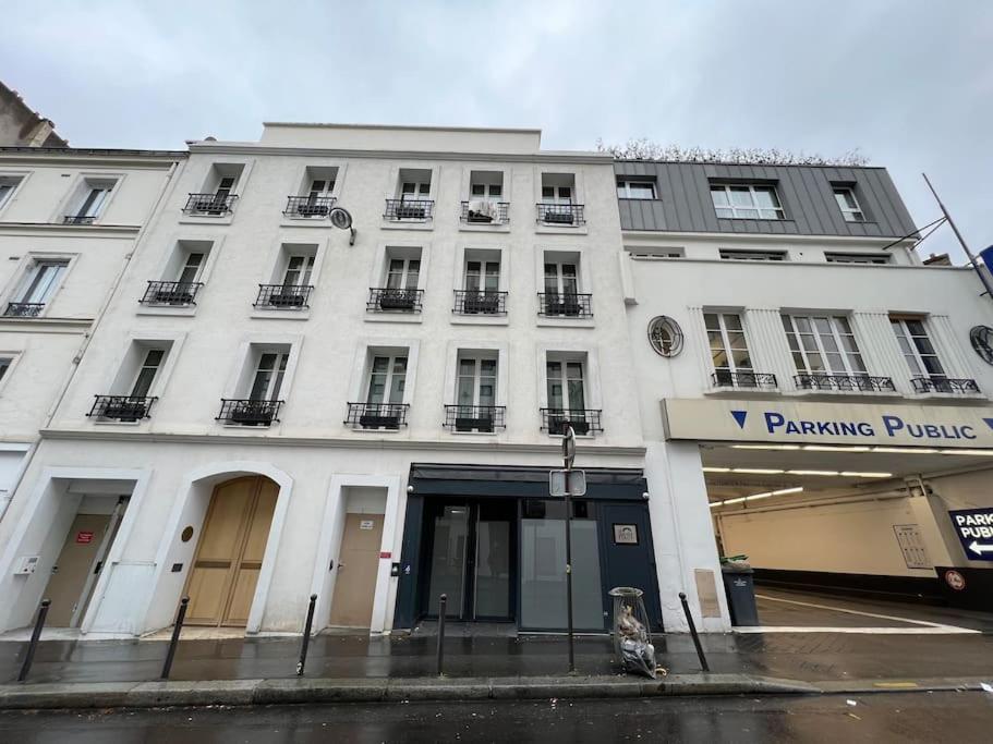 Parisian I118944i1 Chambreimontmartre-pigalle Apartment