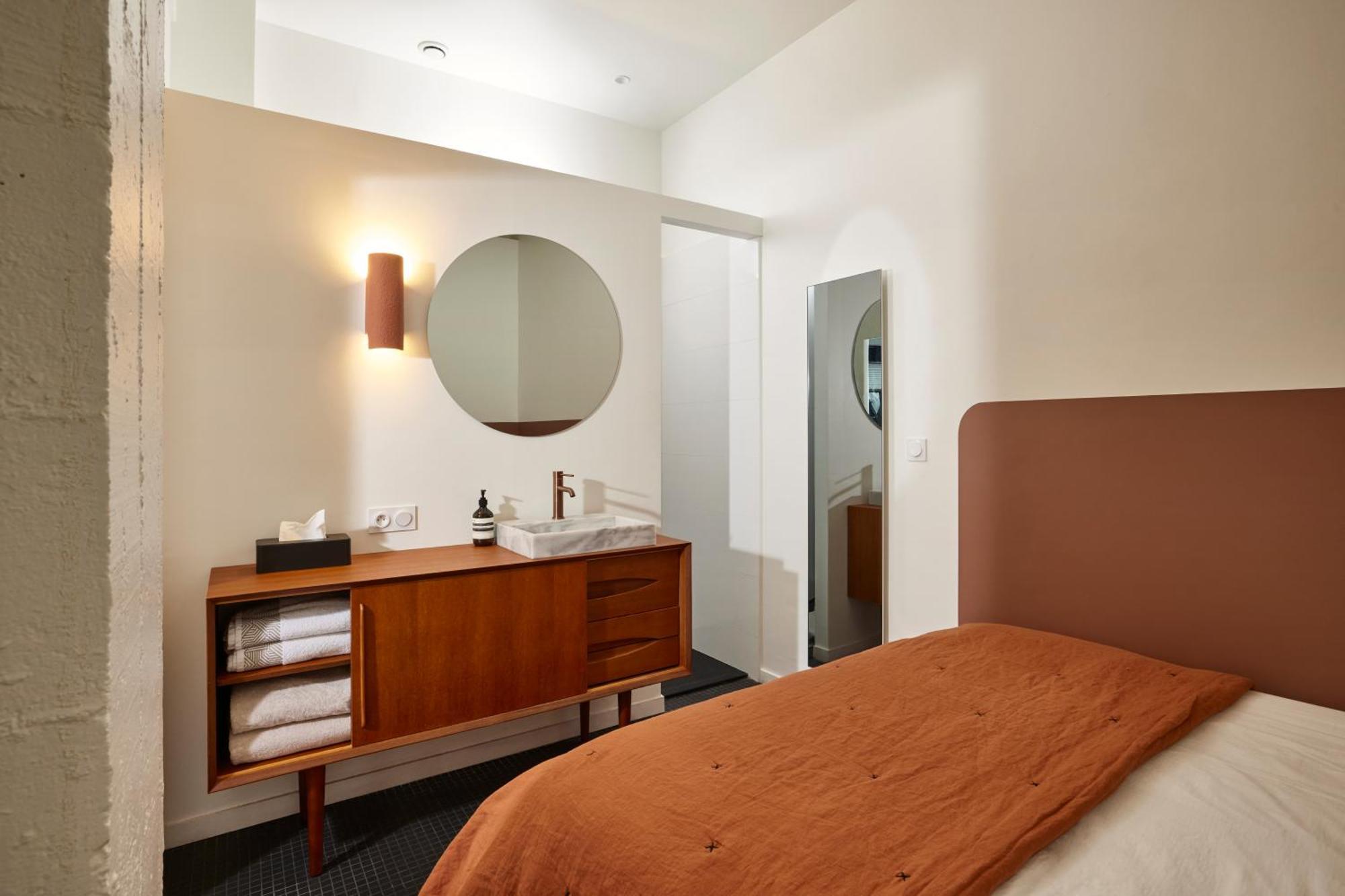 Apartment Cosy 1br With Outside Space Near Canal Saint Martin *