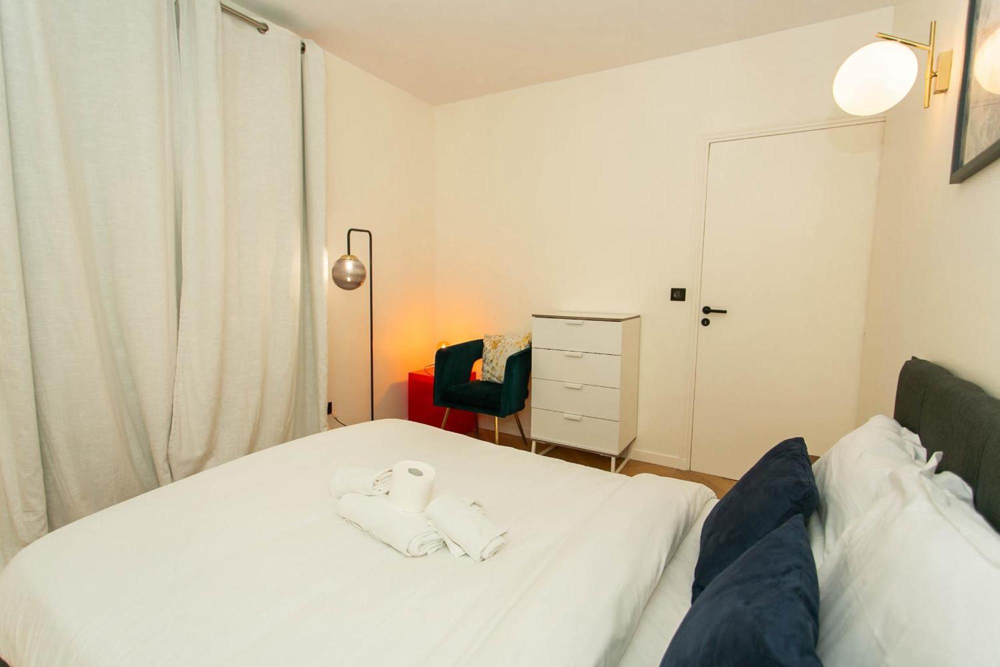 Cozy 2br Near Champs-elysees Apartment Paris