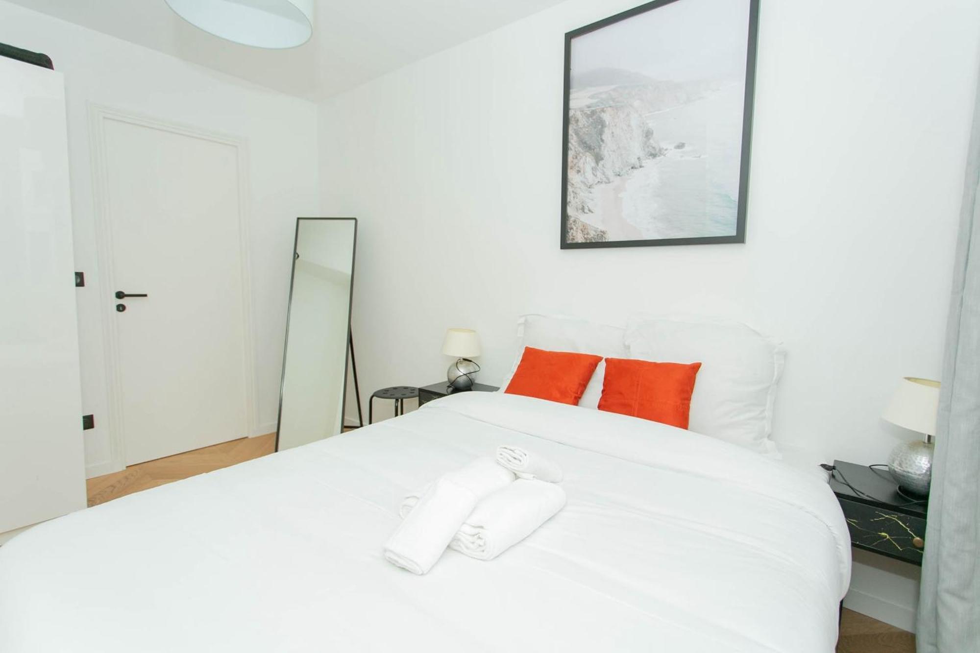 Cozy 2br Near Champs-elysees Paris
