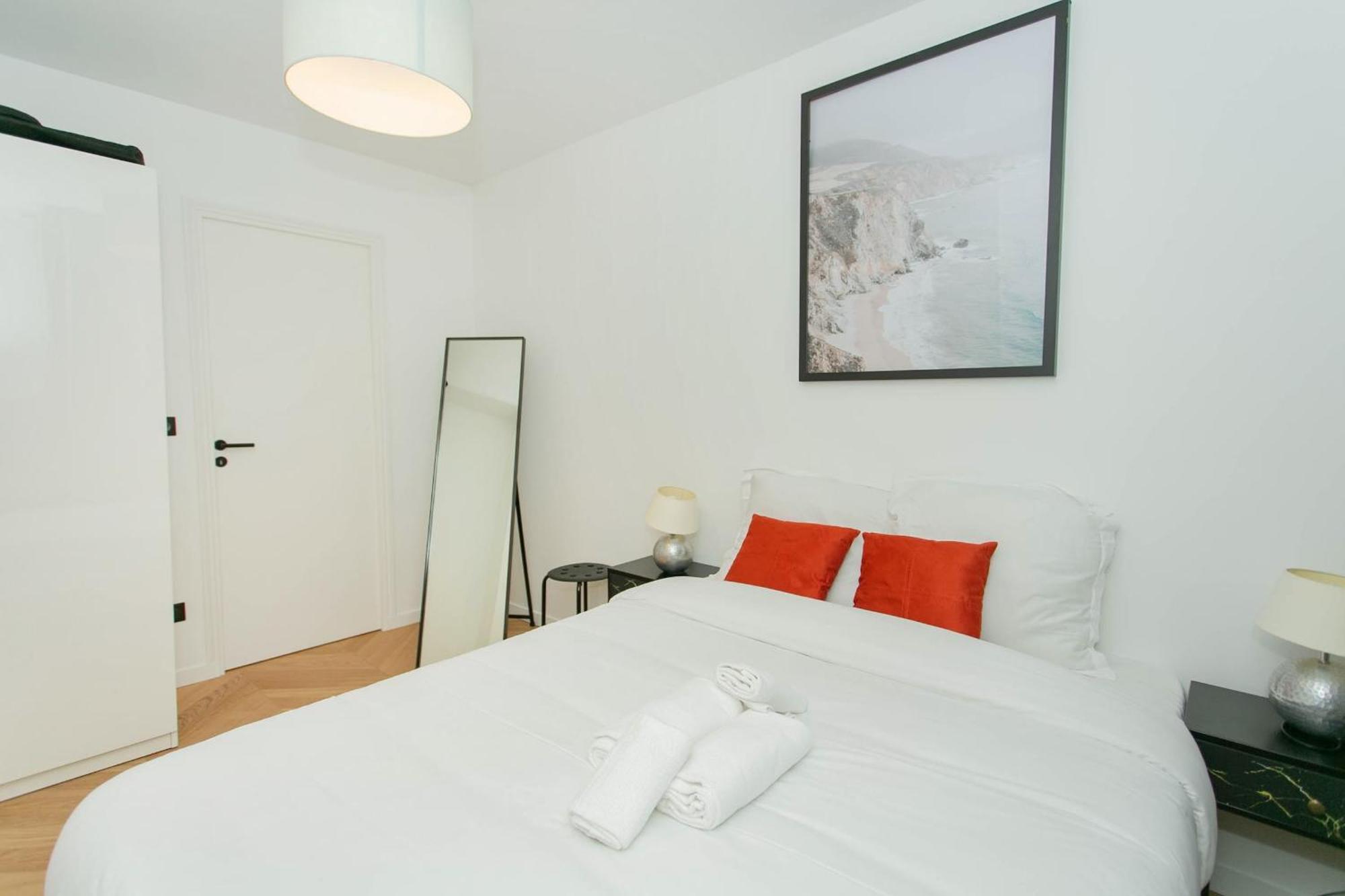 Cozy 2br Near Champs-elysees Paris