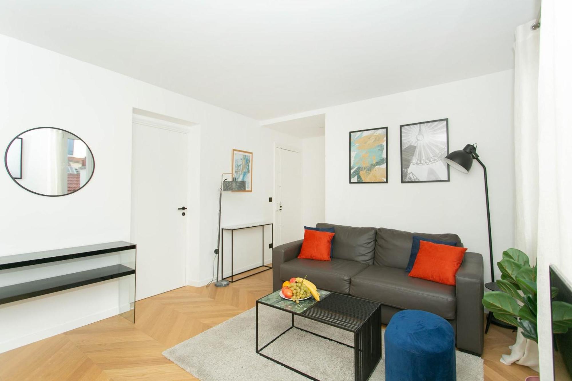 Apartment Cozy 2br Near Champs-elysees Paris