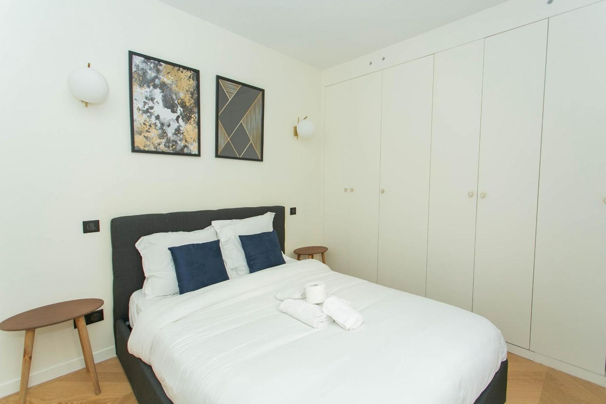 Cozy 2br Near Champs-elysees Paris