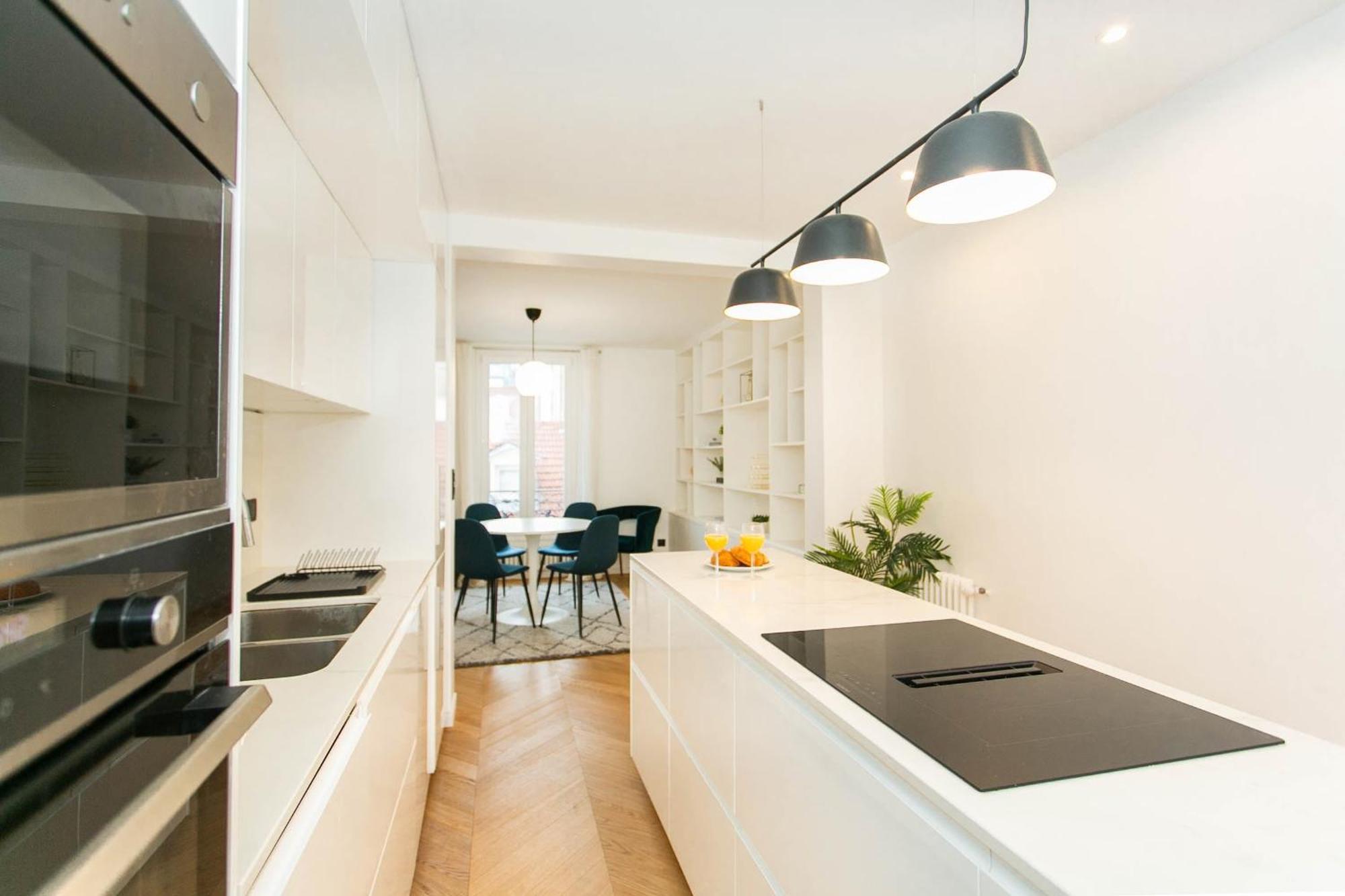 Cozy 2br Near Champs-elysees Apartment Paris