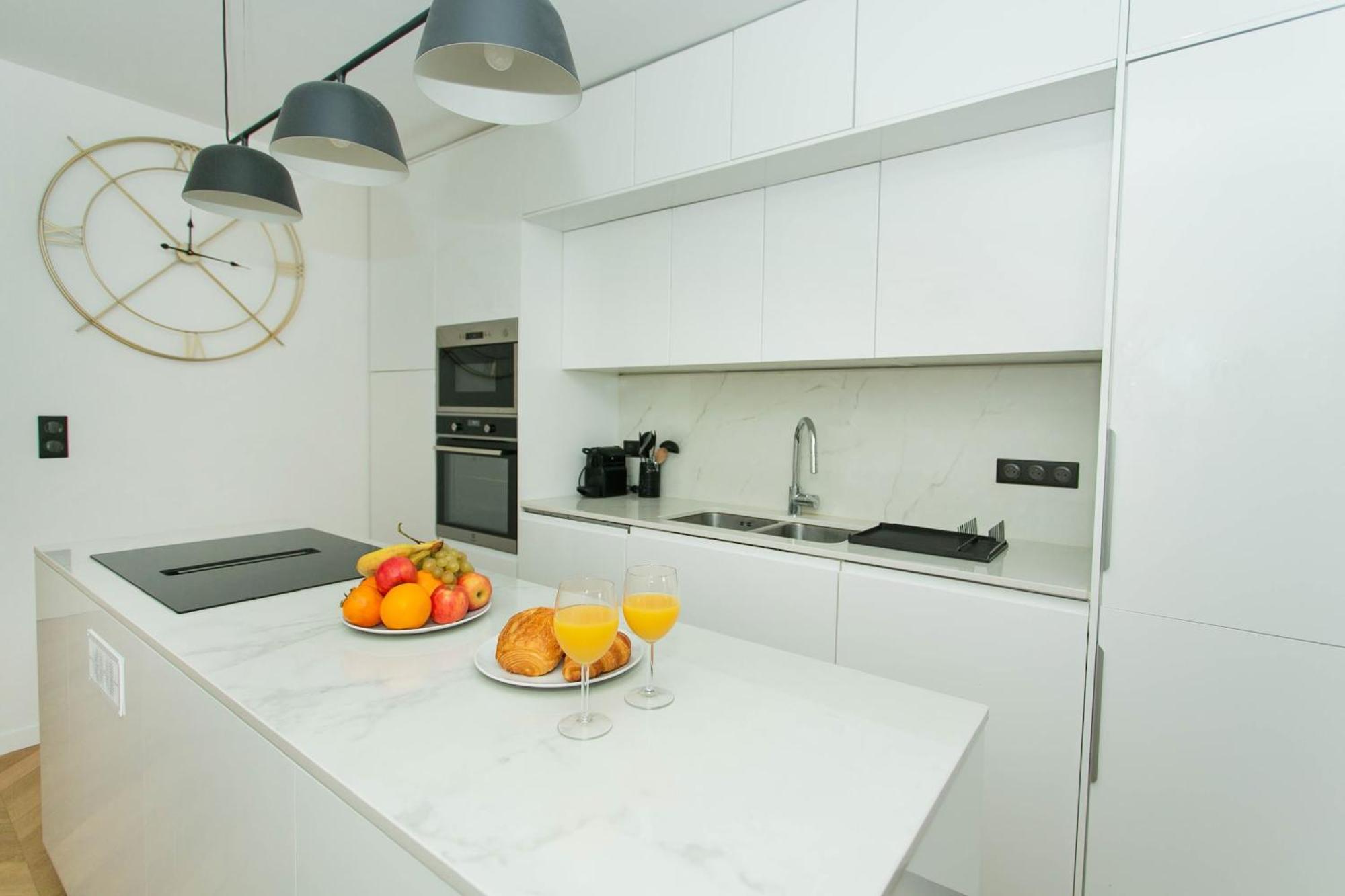 Cozy 2br Near Champs-elysees Apartment Paris