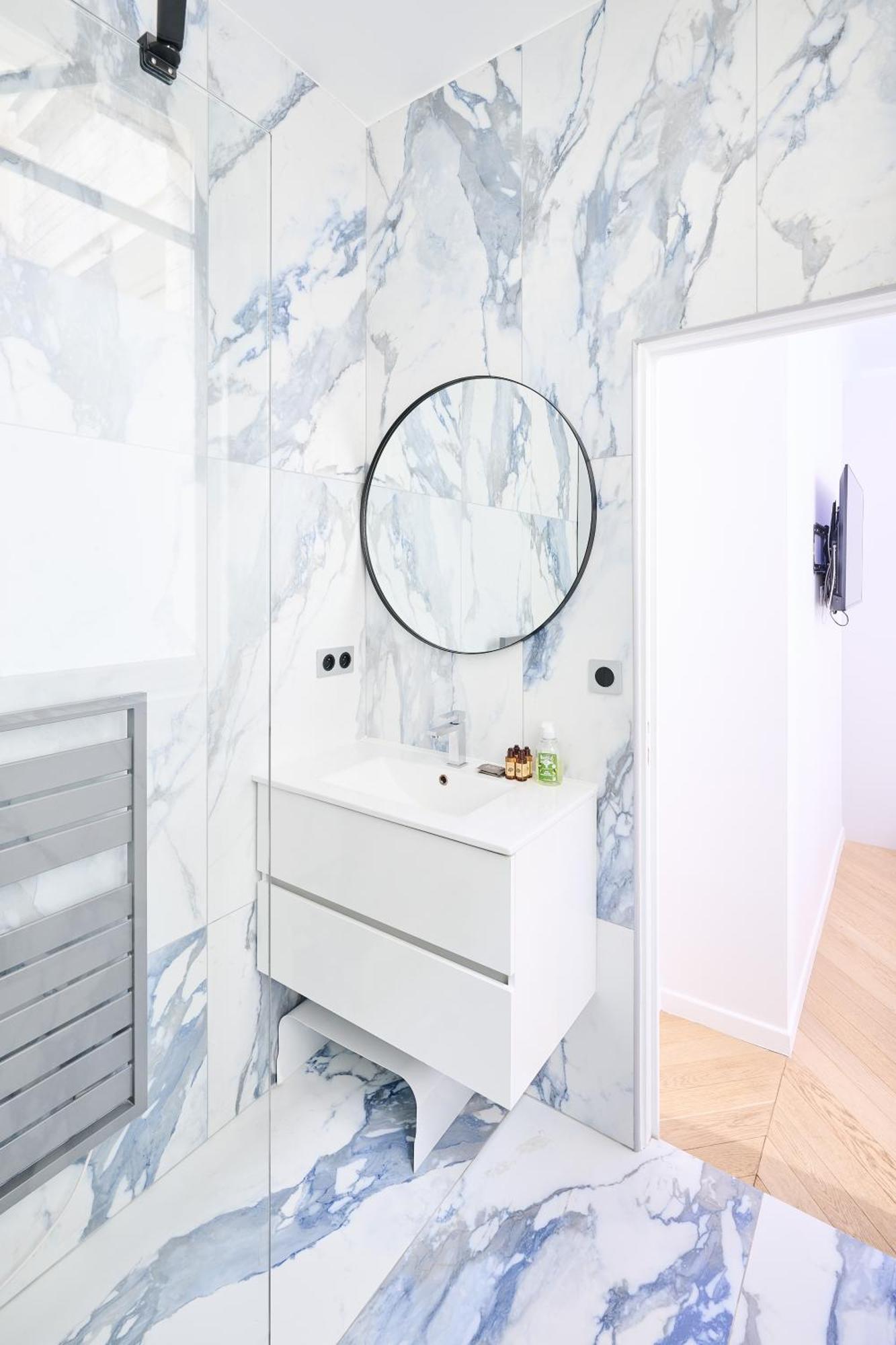 Champs Elysées!montaigne, New Luxurious 6pers Flat Appartement Paris