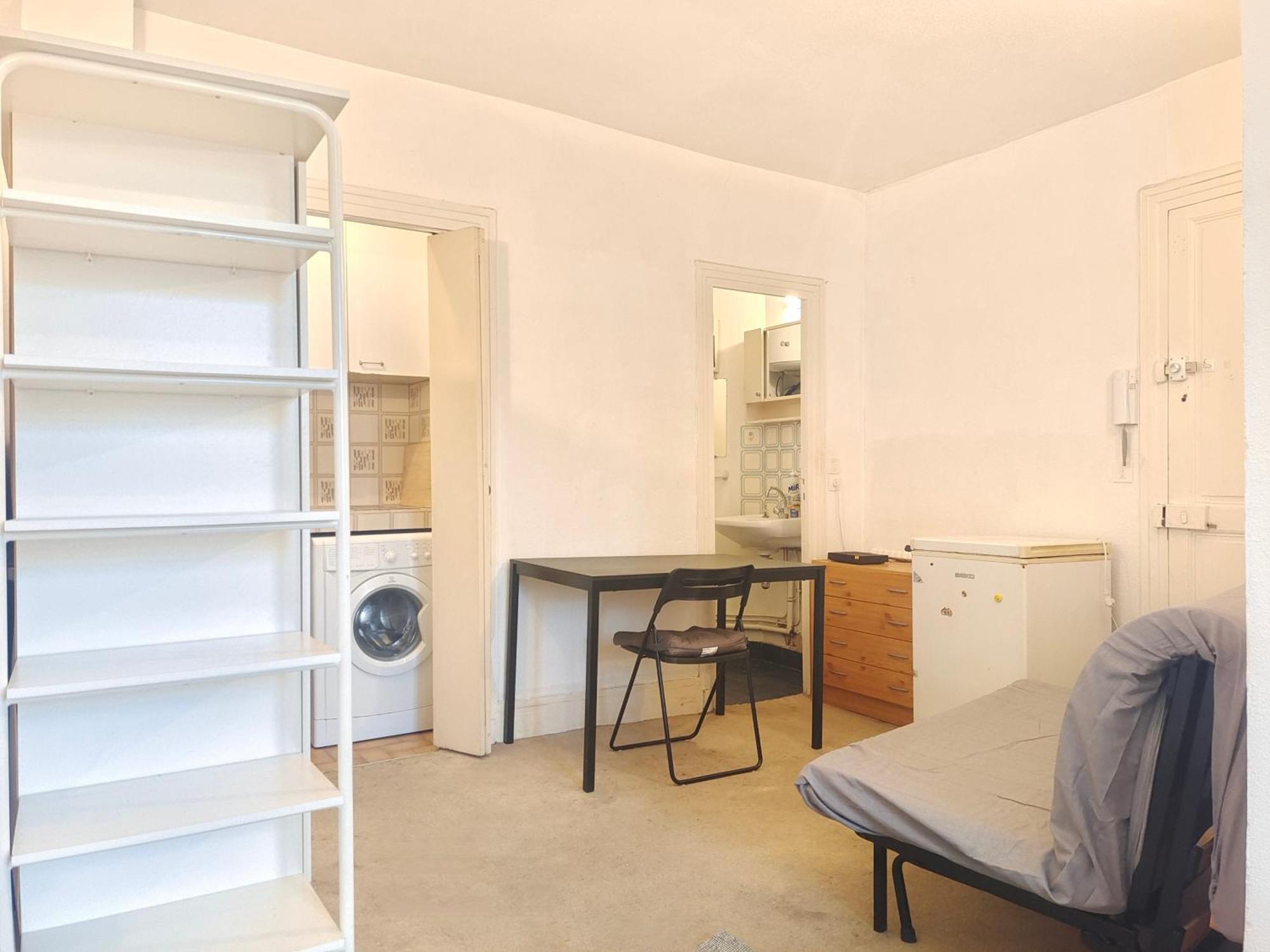 4 Personnes Au Centre - Chatelet *