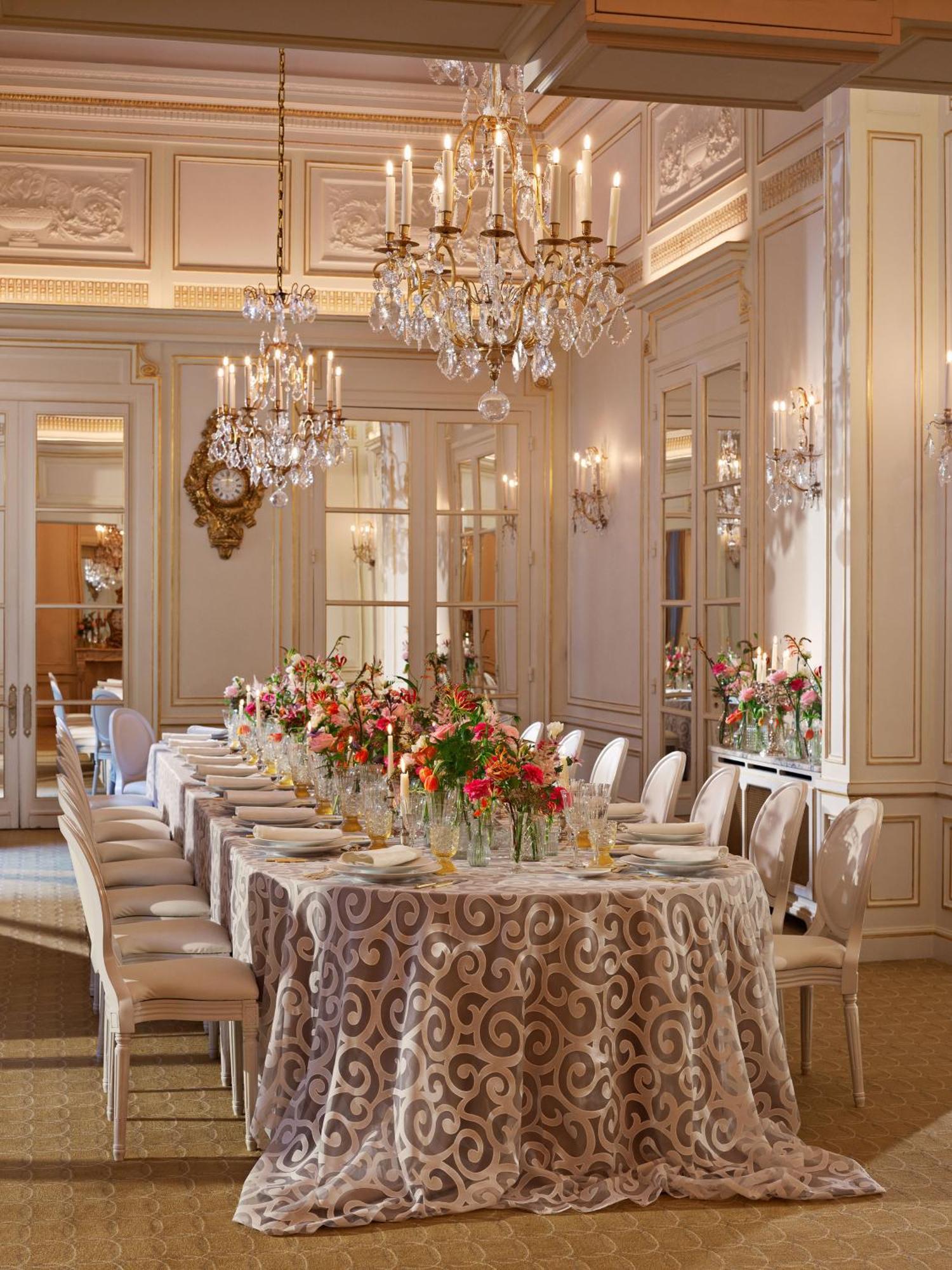 Plaza Athenee - Dorchester Collection Hotel 5*
