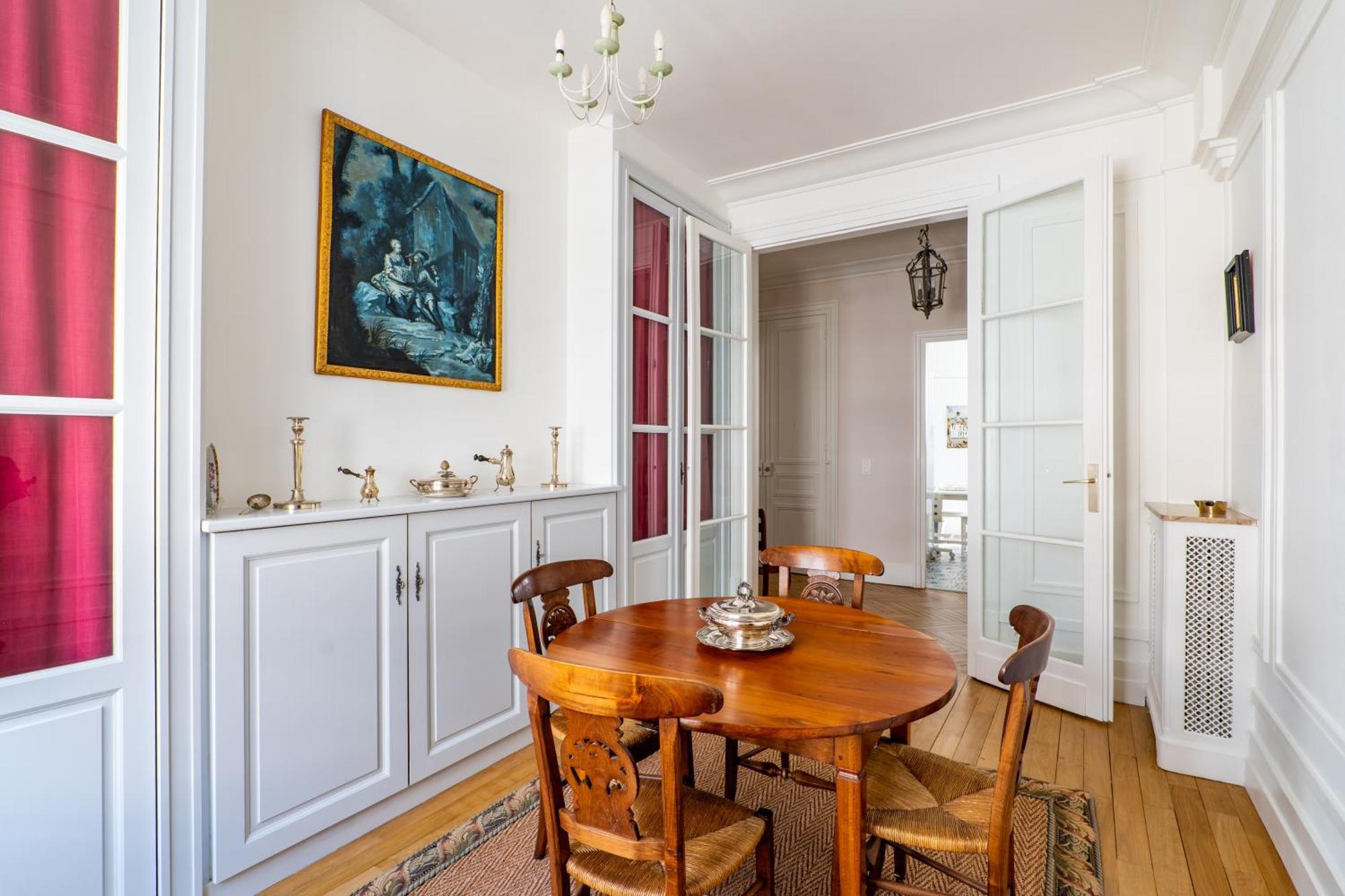 Veeve - Perignon's Palazzo Paris