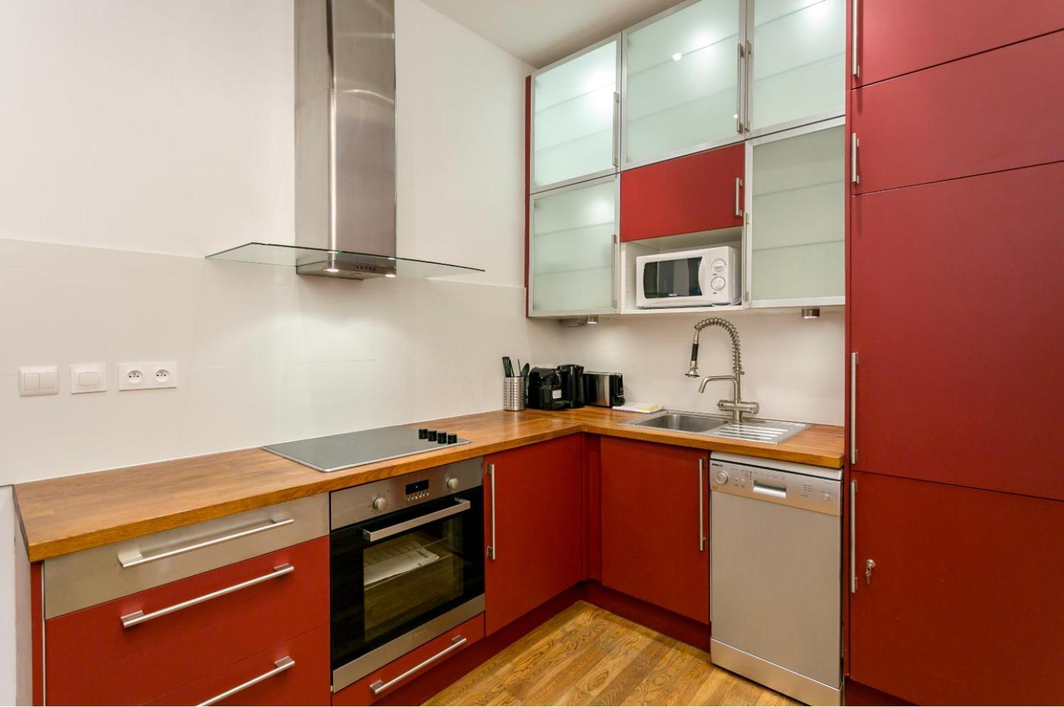 Du Lion/ac Historic Flat, Marais, 4-5 Guests *