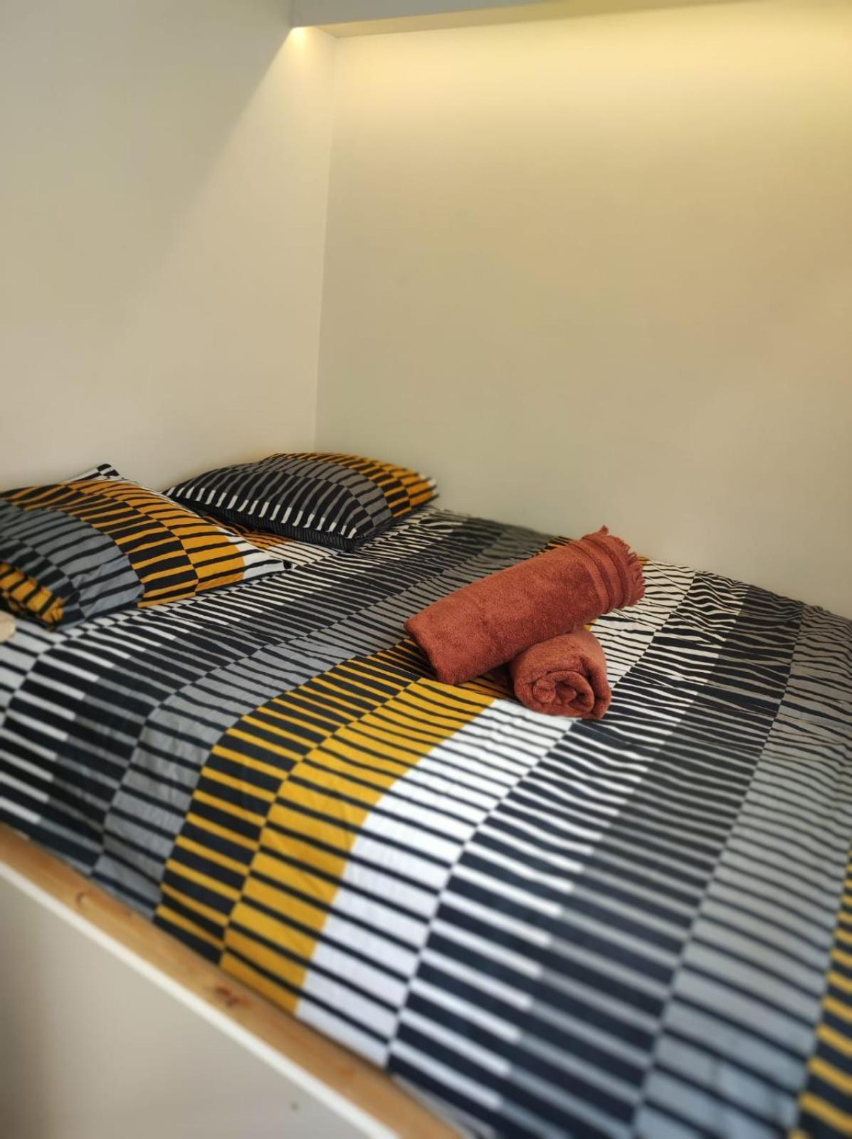 Elegant Escape In 14th Apartment *