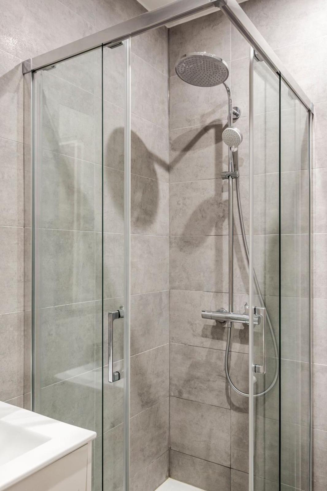 Apartment Concorde, Rue Royale- 6 Places *