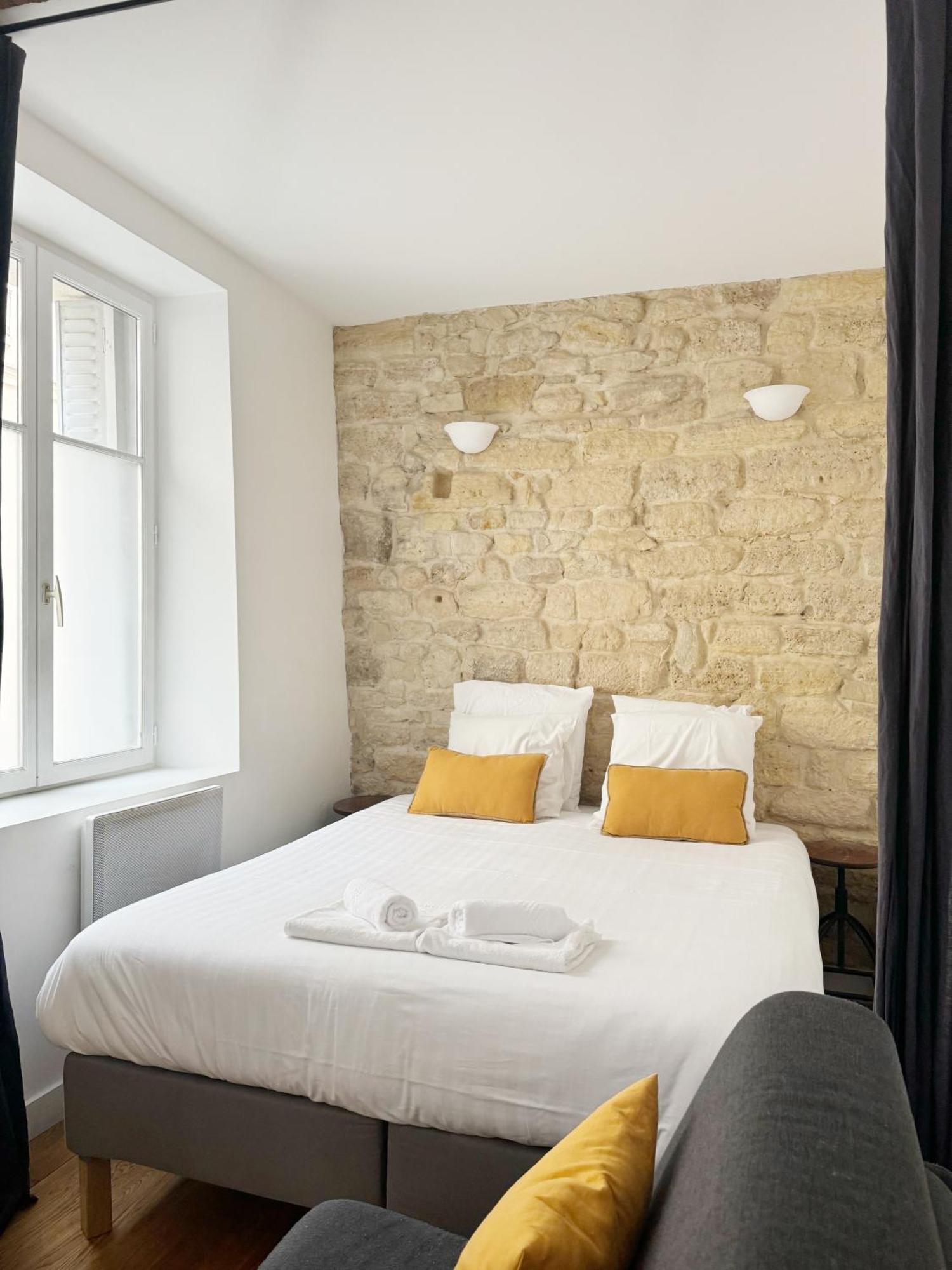 Du Lion/ac Historic Flat, Marais, 4-5 Guests Paris