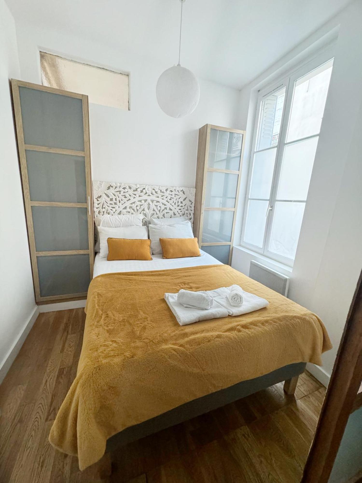 Apartment Du Lion/ac Historic Flat, Marais, 4-5 Guests