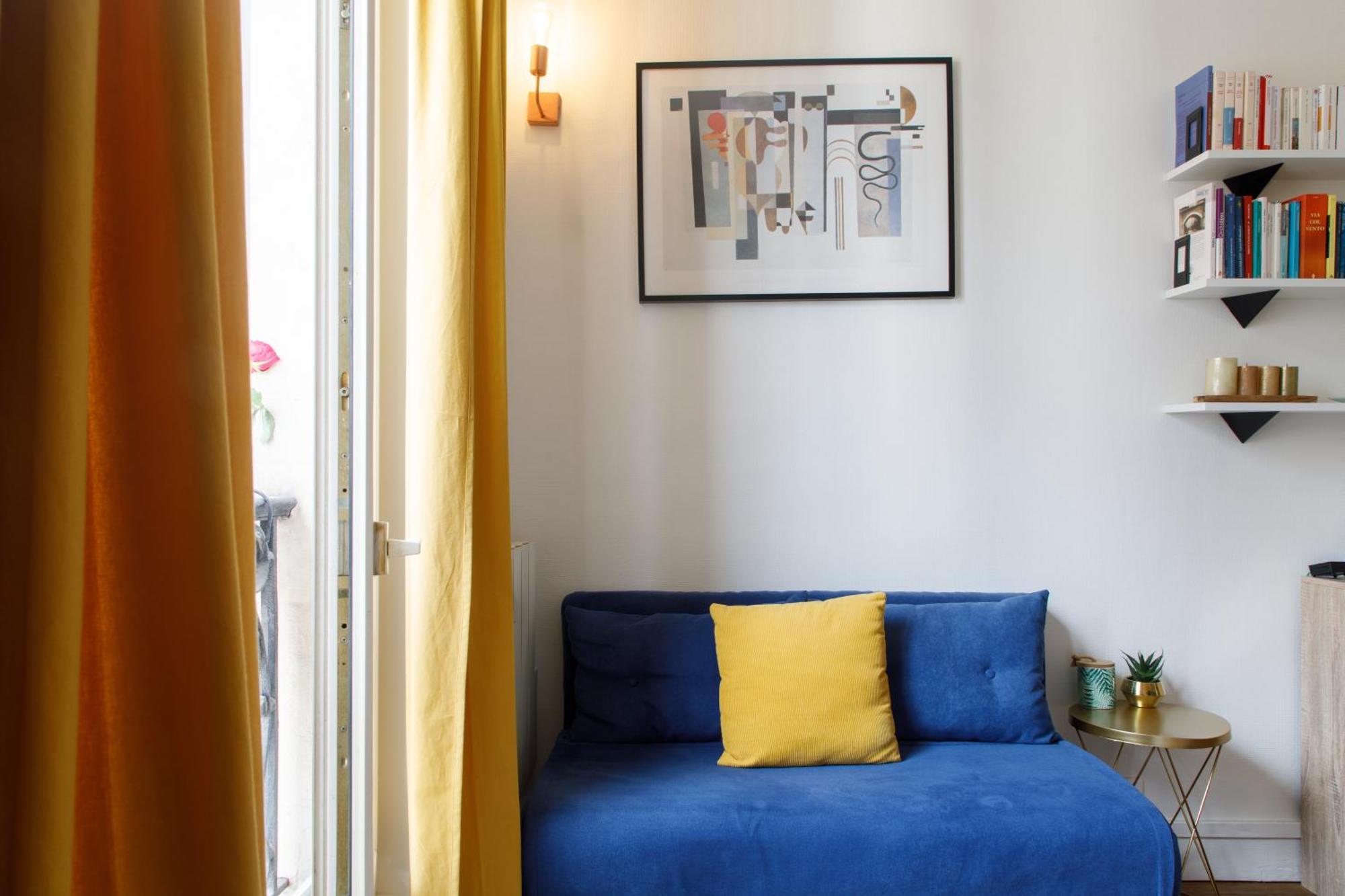 Radiant 1bd In Clignancourt Paris