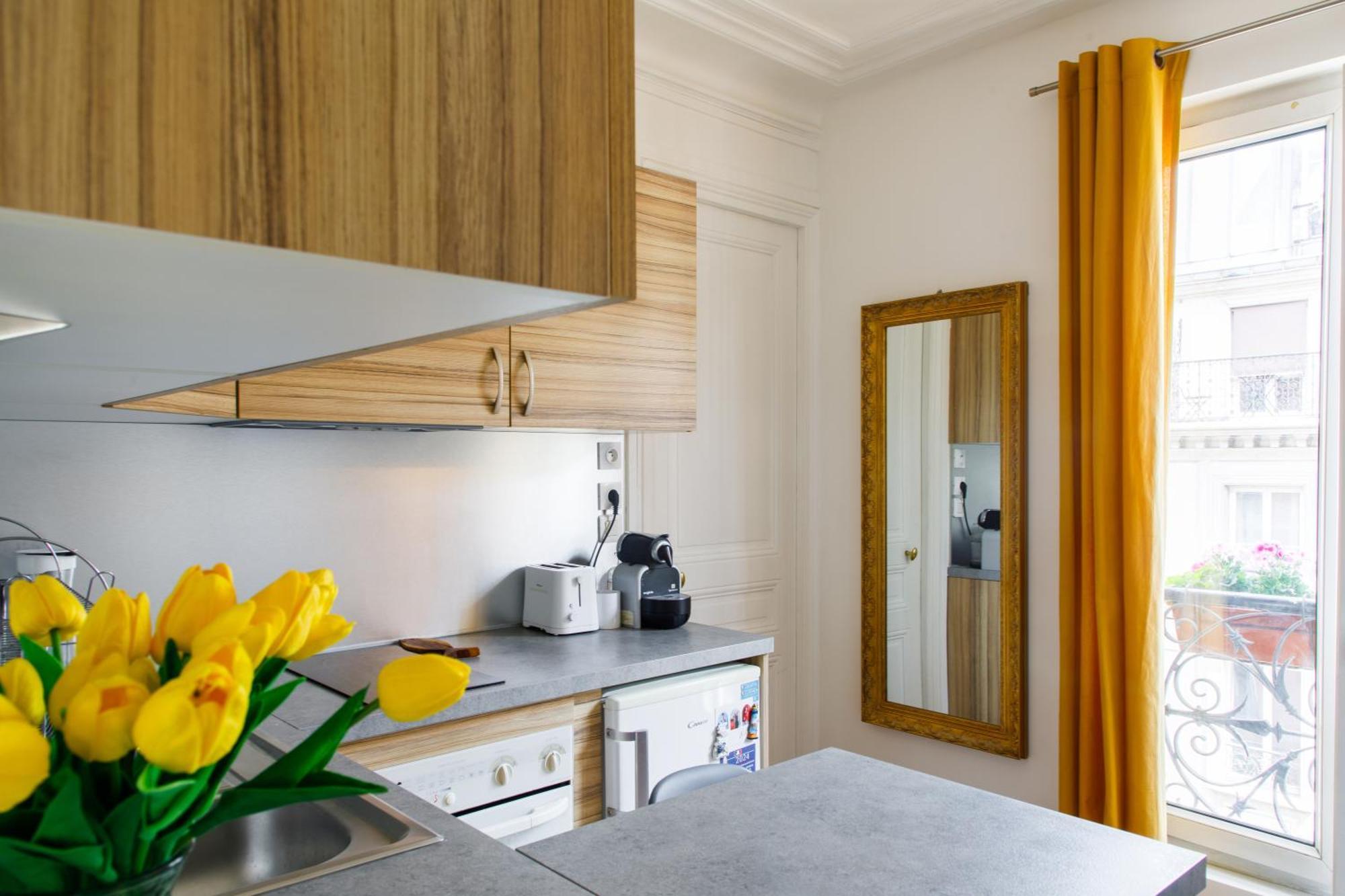 Radiant 1bd In Clignancourt * Paris
