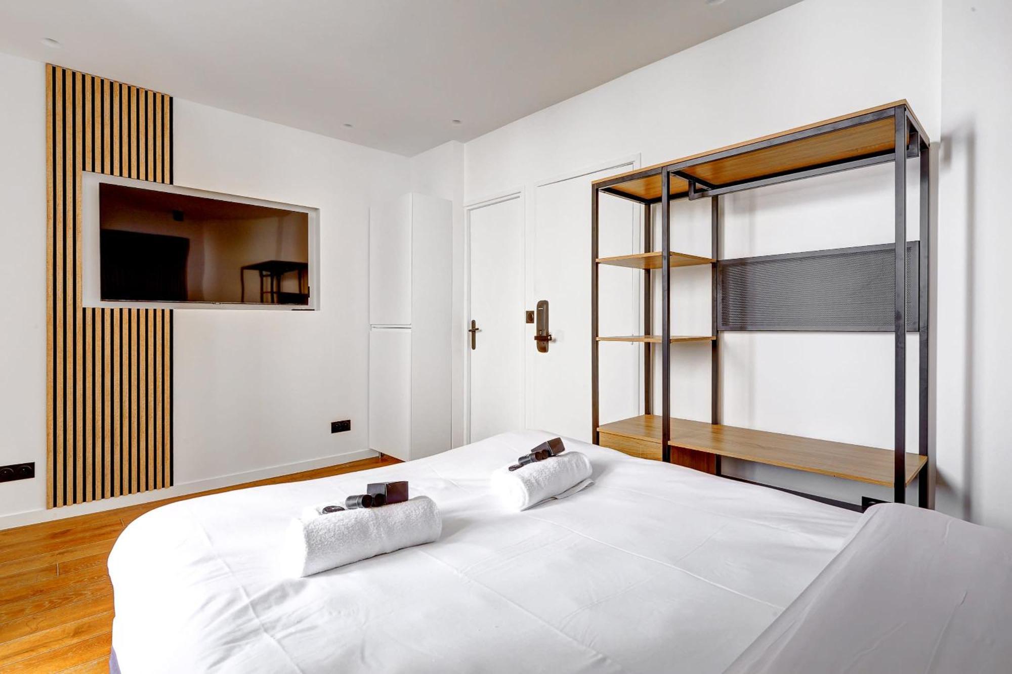 Appartement Sur Les Champs Elysees