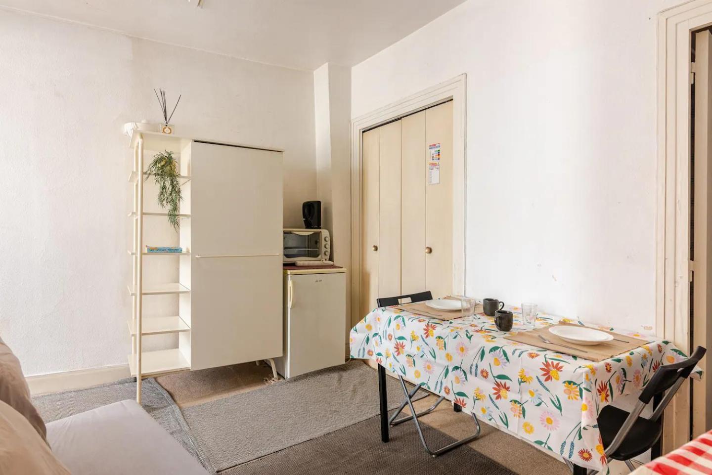 4 Personnes Au Centre - Chatelet *