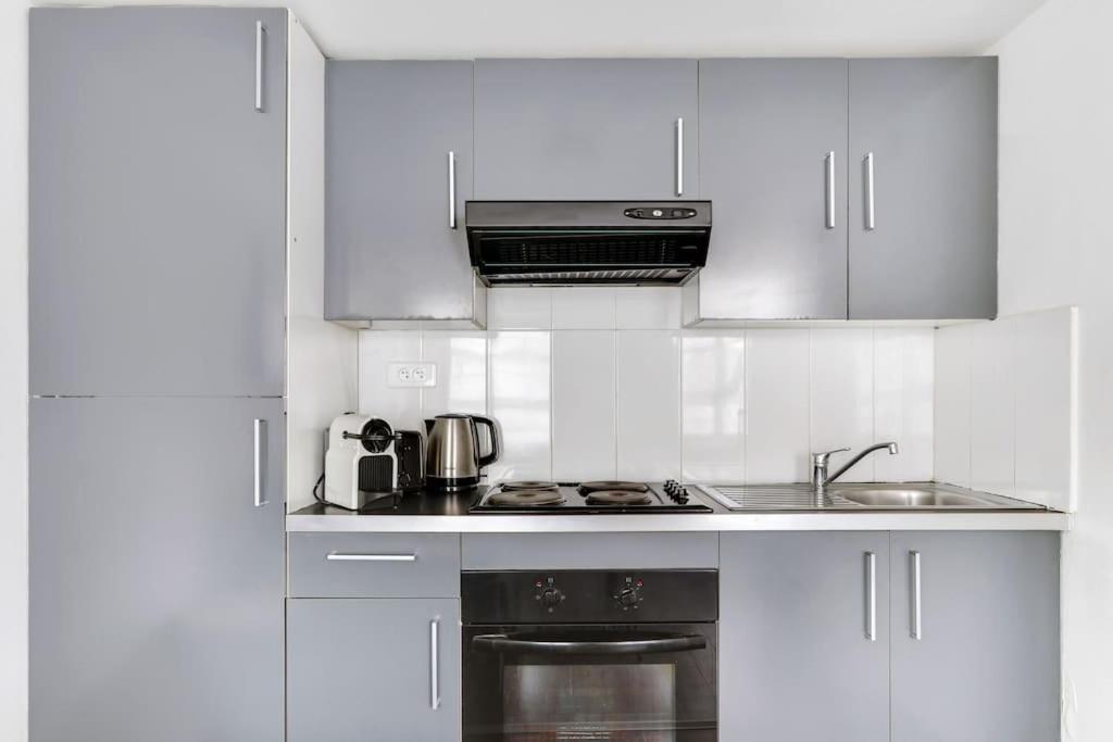 Apartment Off Bright In Heart Of Marais Paris