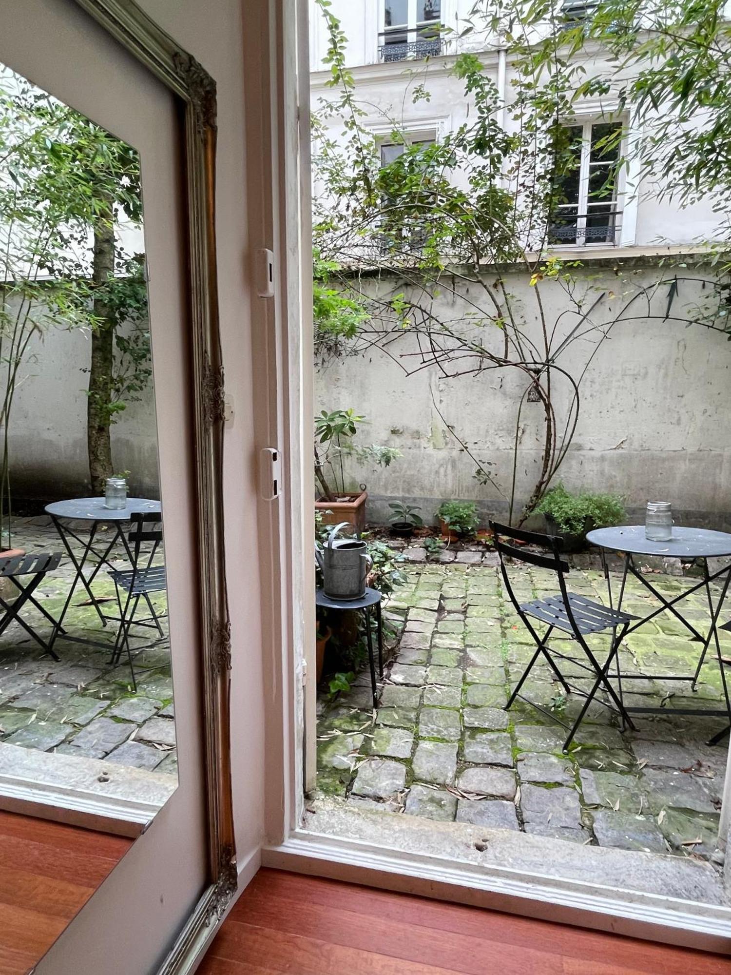 Chic Neighborhood Charming Courtyard 7th Apartment *