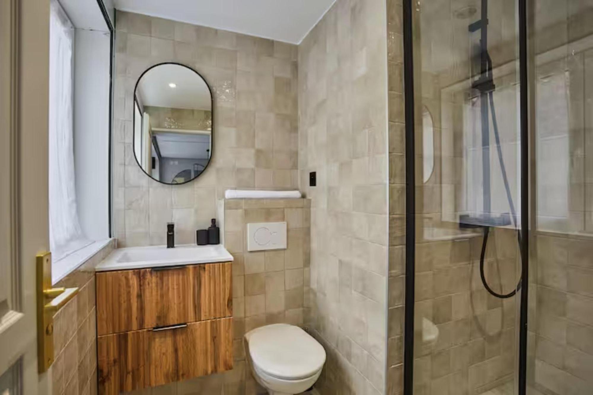 Apartment Ac Champs De Mars Eiffel Tower By Prestige