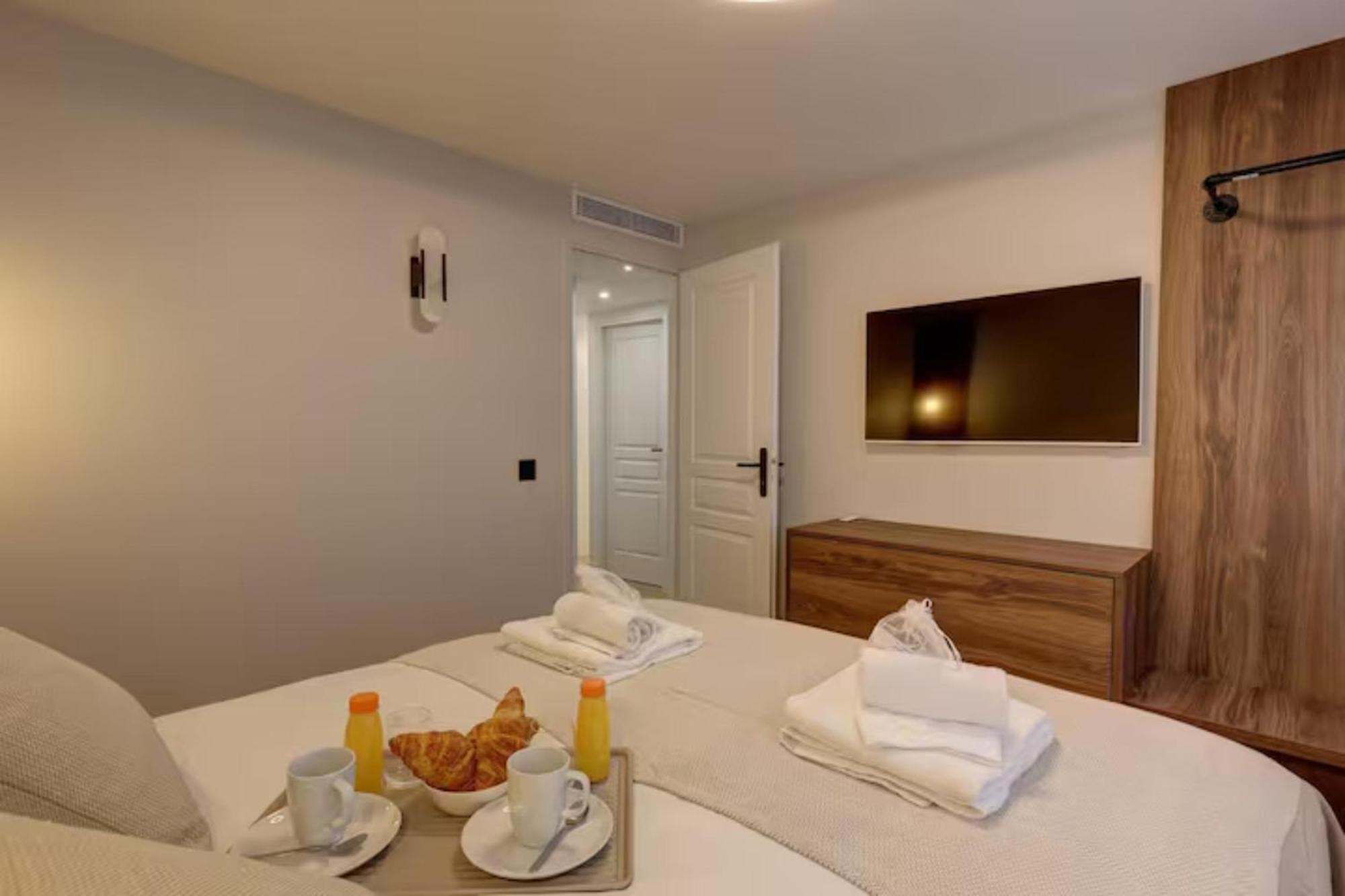 Ac Champs De Mars Eiffel Tower By Prestige Paris