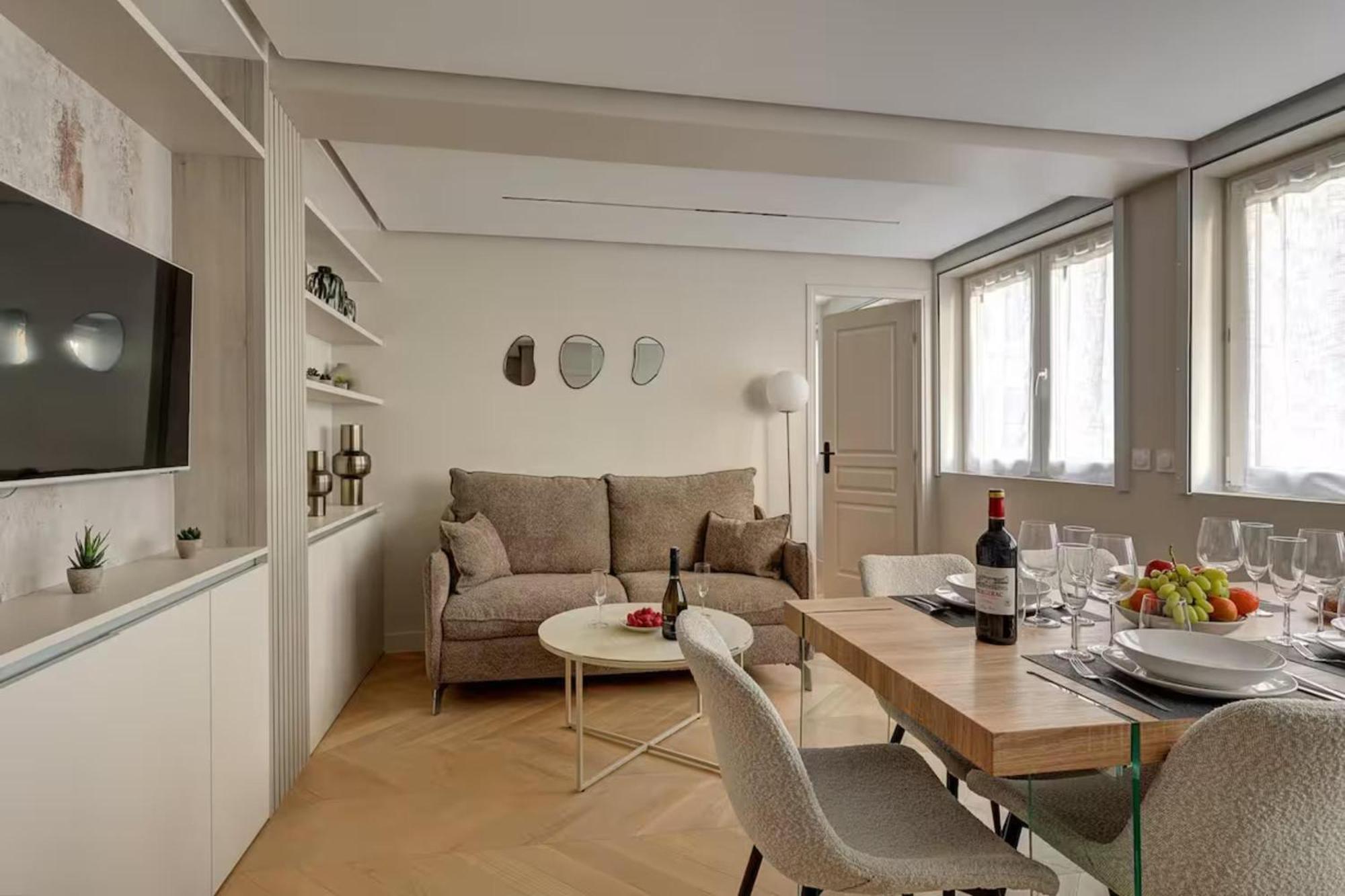 Ac Champs De Mars Eiffel Tower By Prestige