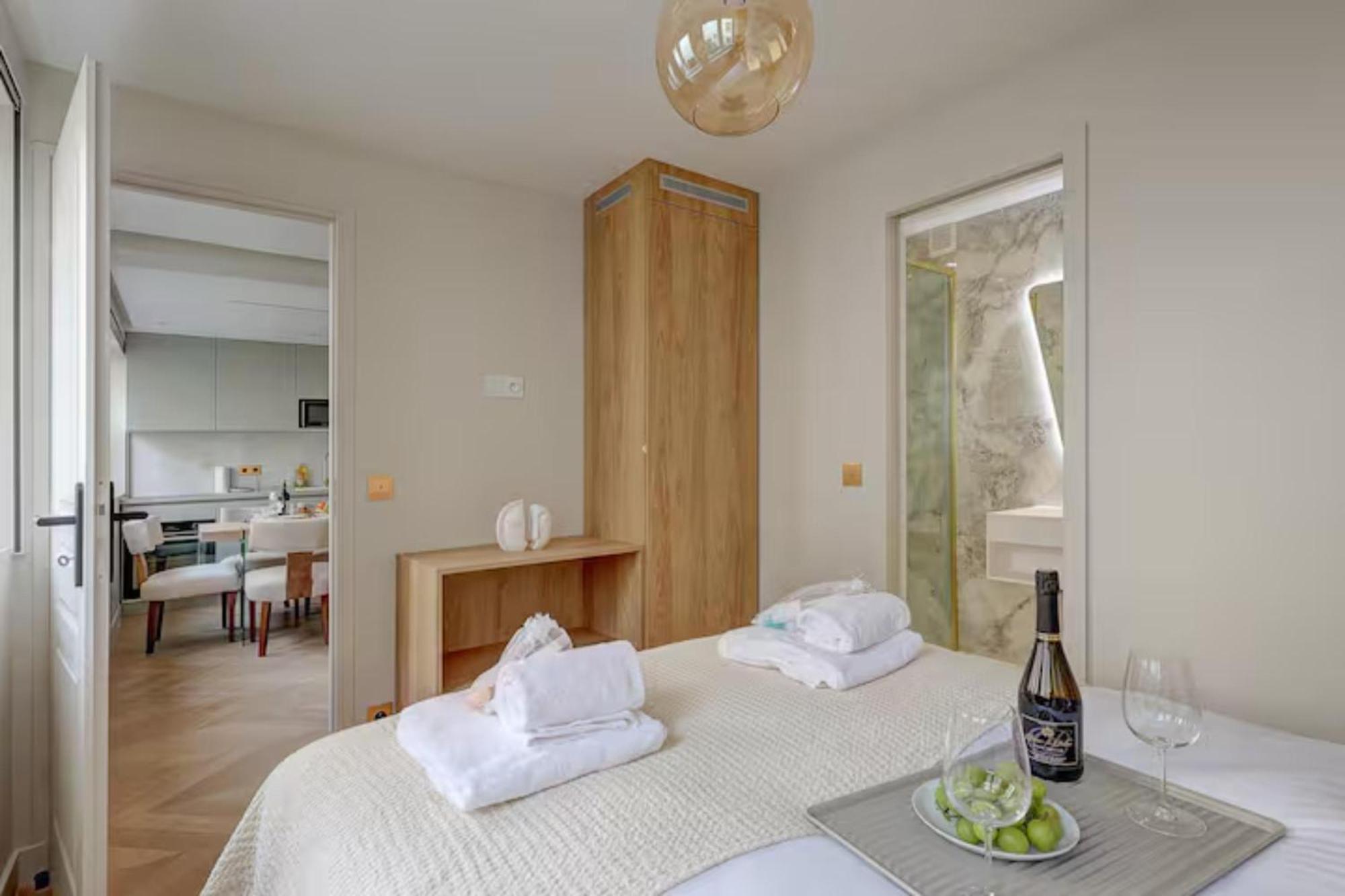 Ac Champs De Mars Eiffel Tower By Prestige *