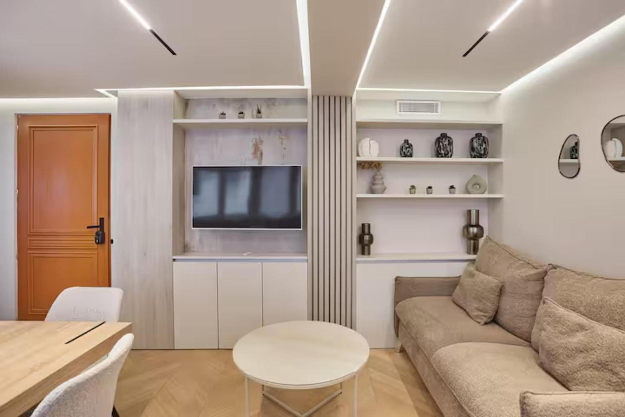 Apartment Ac Champs De Mars Eiffel Tower By Prestige *