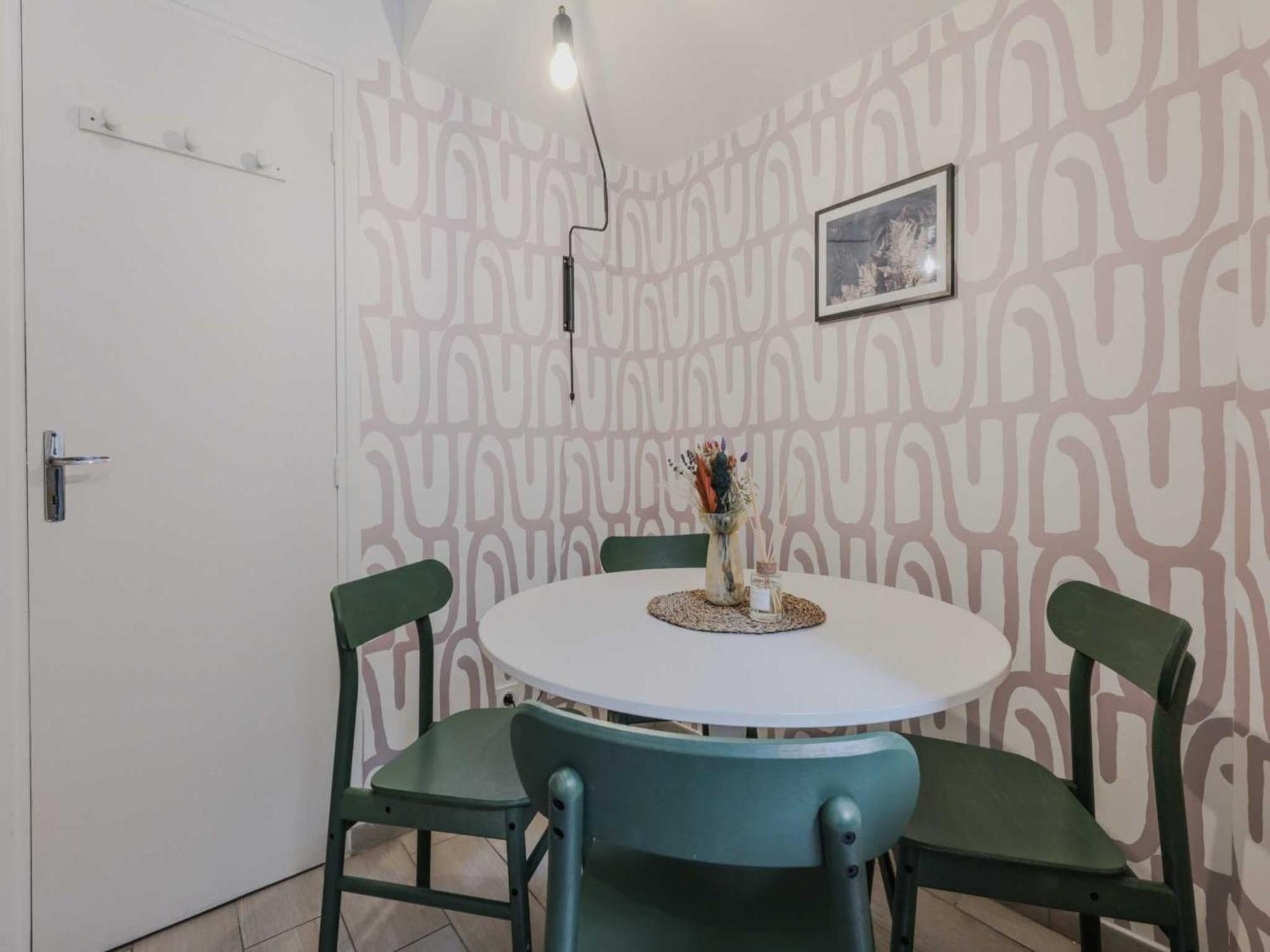 Apartment Welcoming For 2 People - Epinettes Paris
