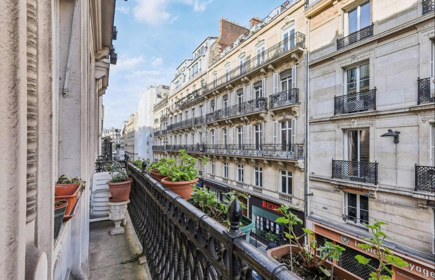 Apartment A Prestigious Location In *