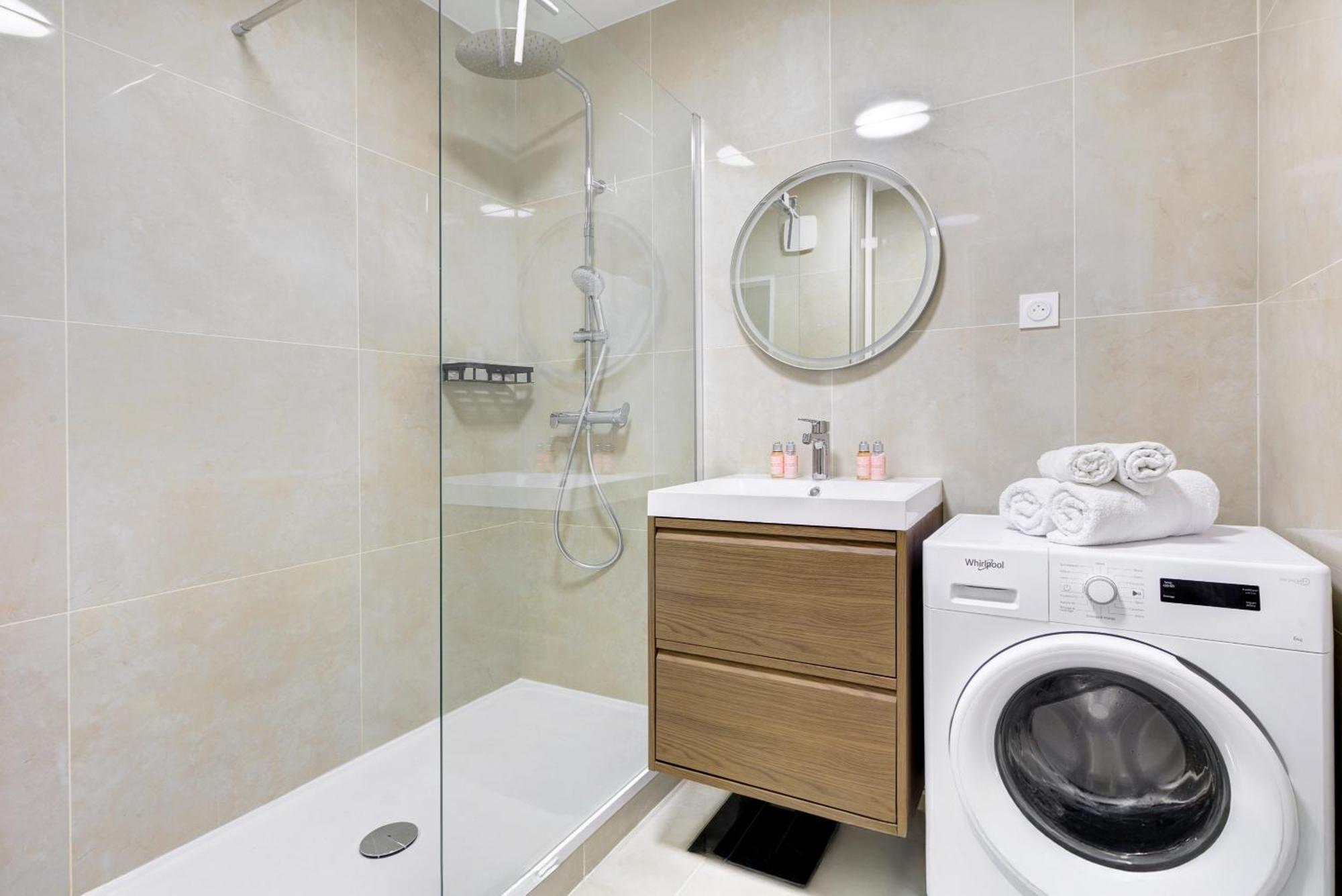 Apartment Lea Beautiful Parisian