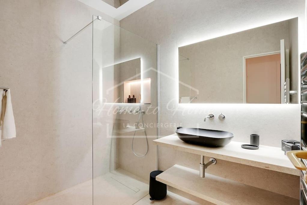 Le Marais Luxury & Charm 70m Of Design Apartment Paris