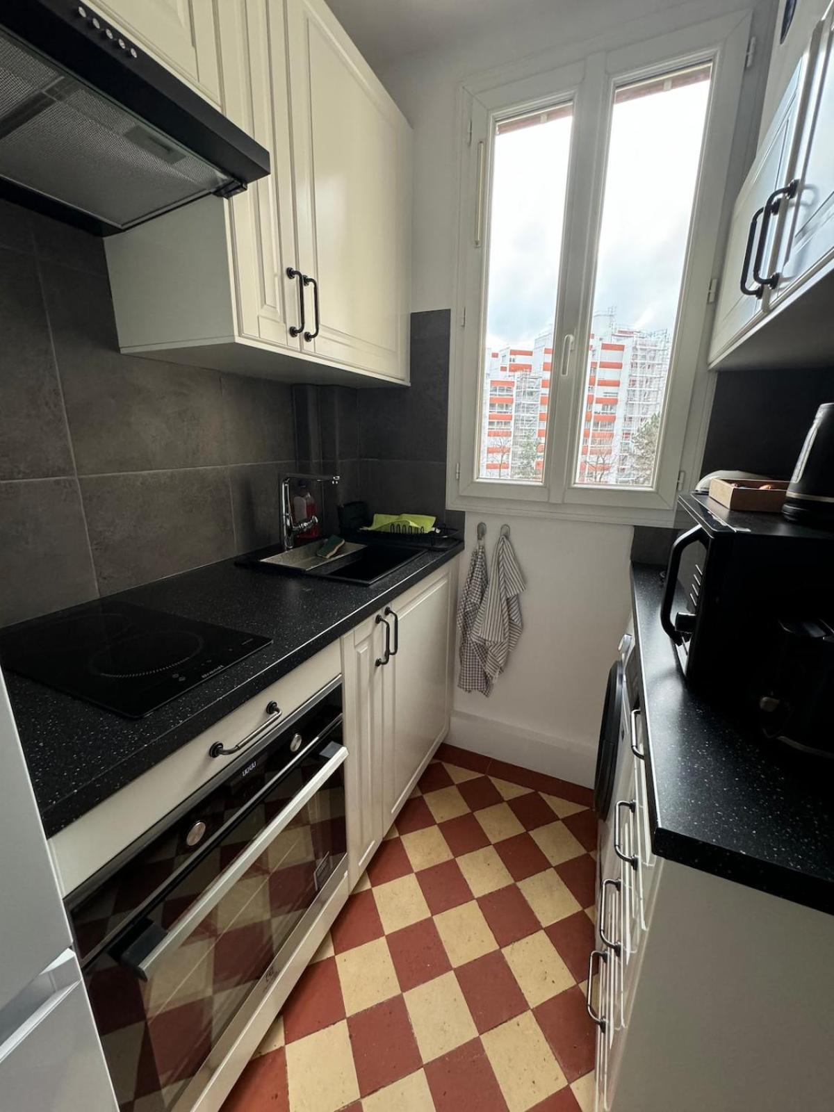 Magnifique 2 Pieces Renove A Neuf, 15, Idealement Situe Paris