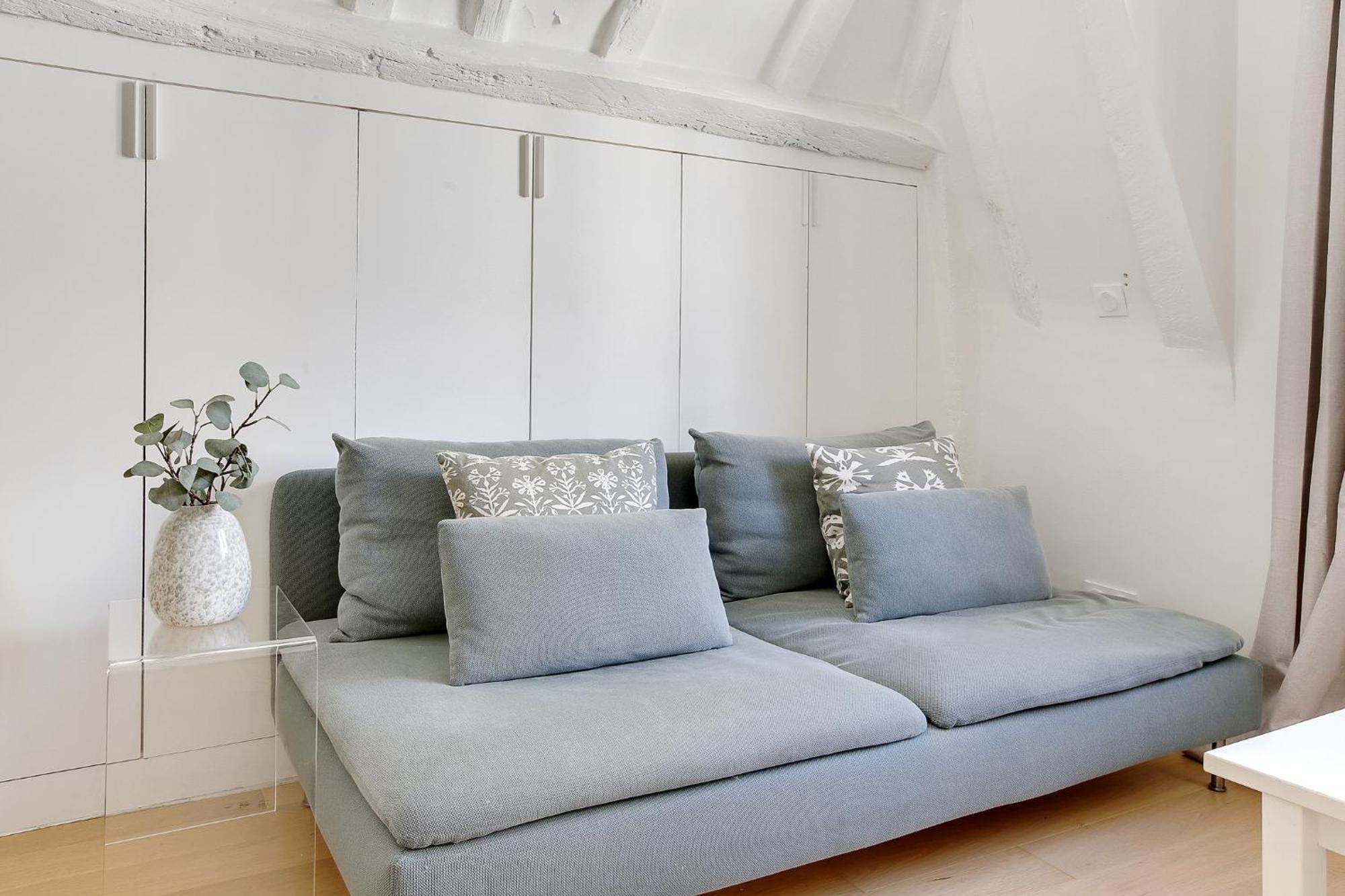 - Notre-dame Apartment *