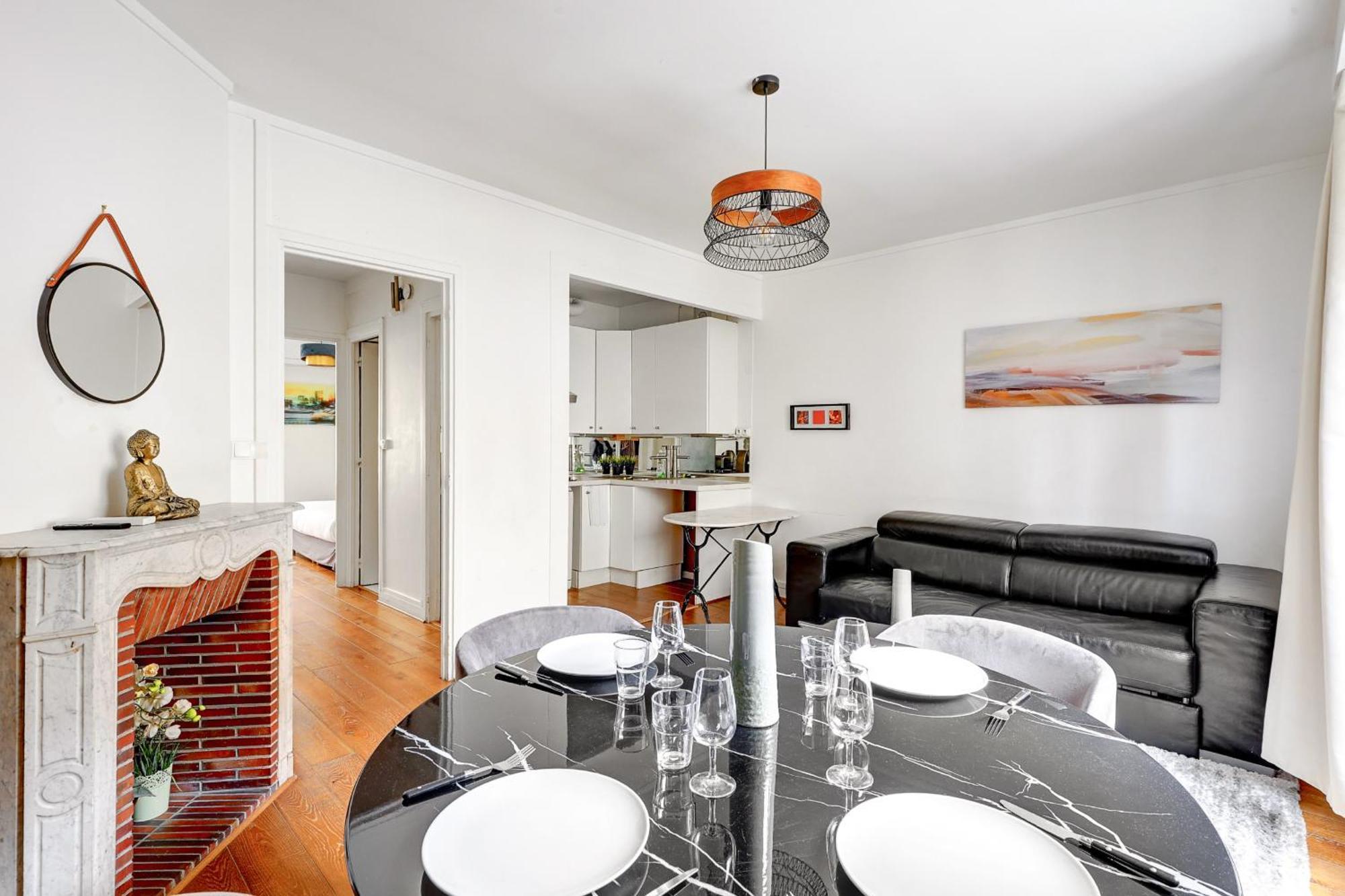 Sur Les Champs Elysees Appartement