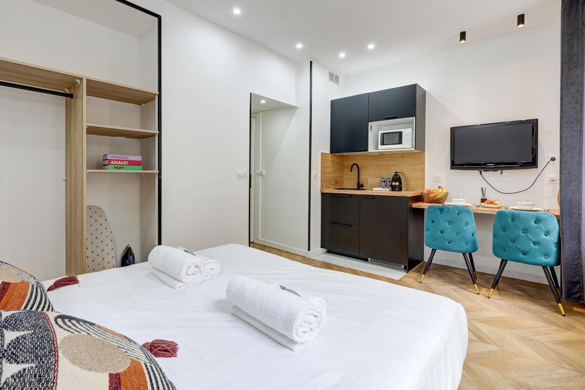 Sur Les Champs Elysees Appartement