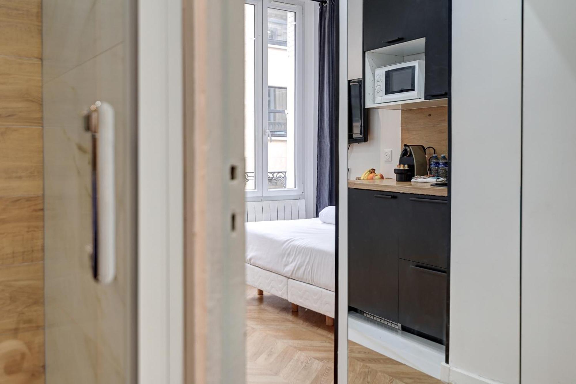 Appartement Sur Les Champs Elysees
