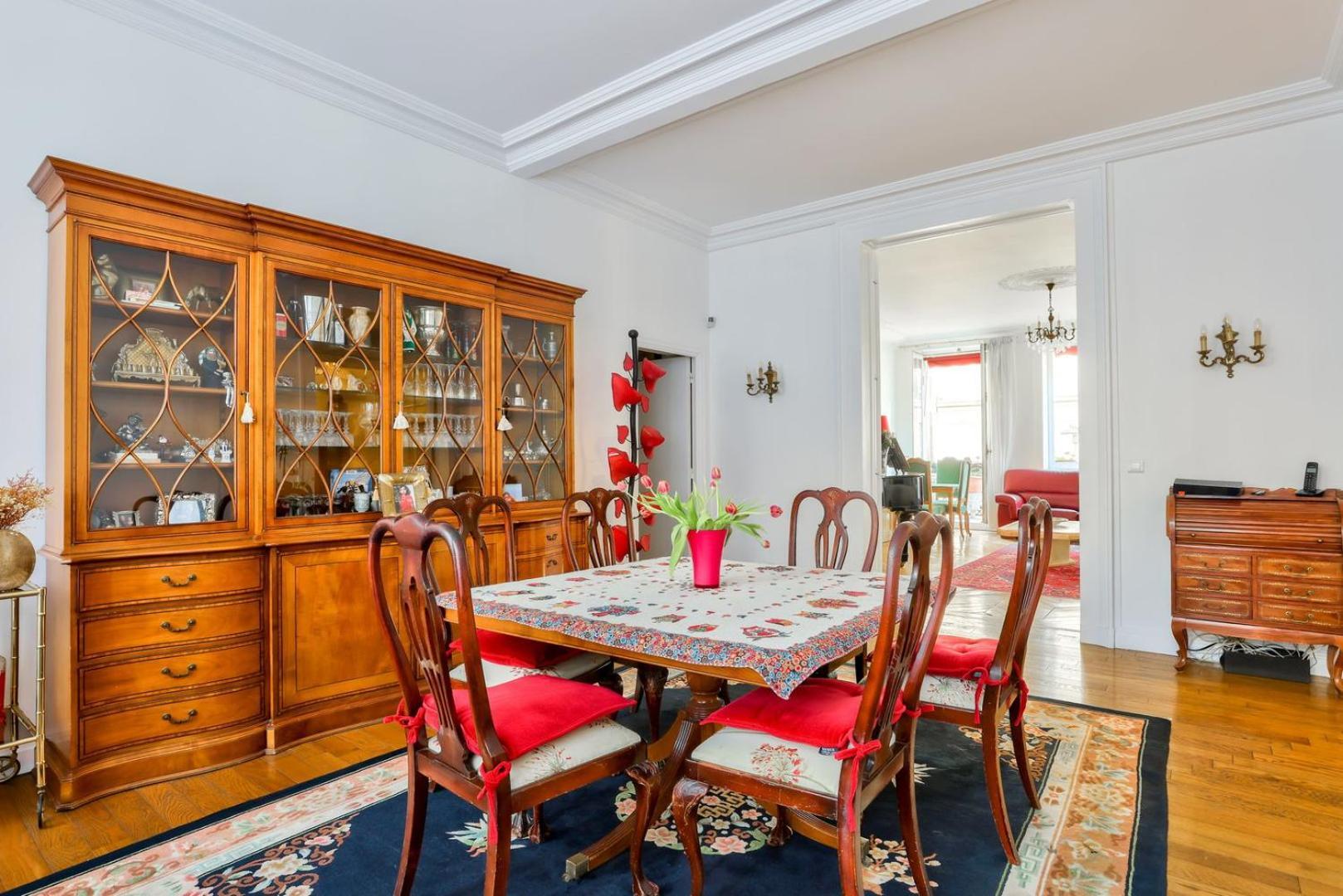 A Prestigious Location In Apartment *