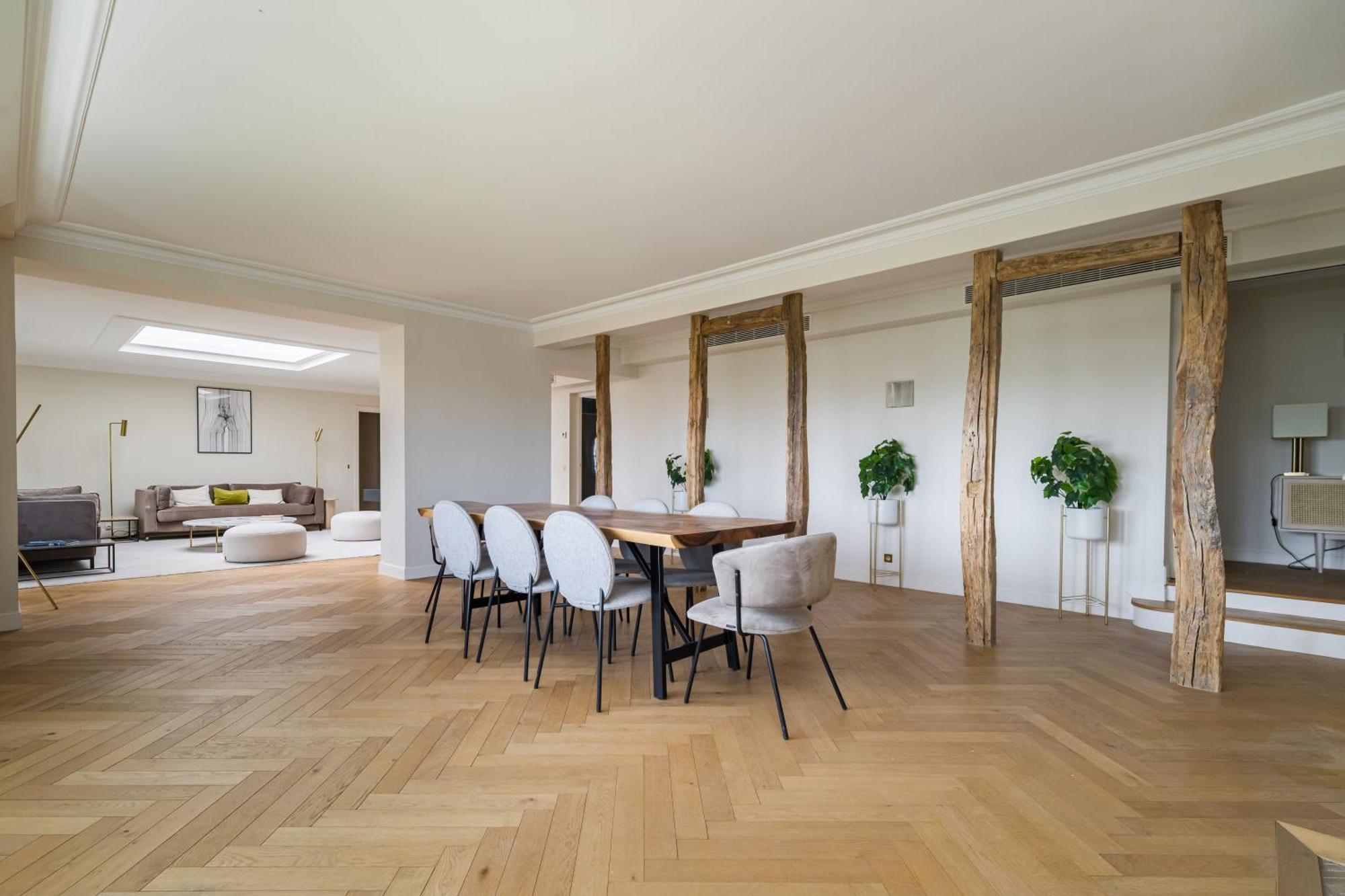 Luxury - Avenue Montaigne Apartment Paris