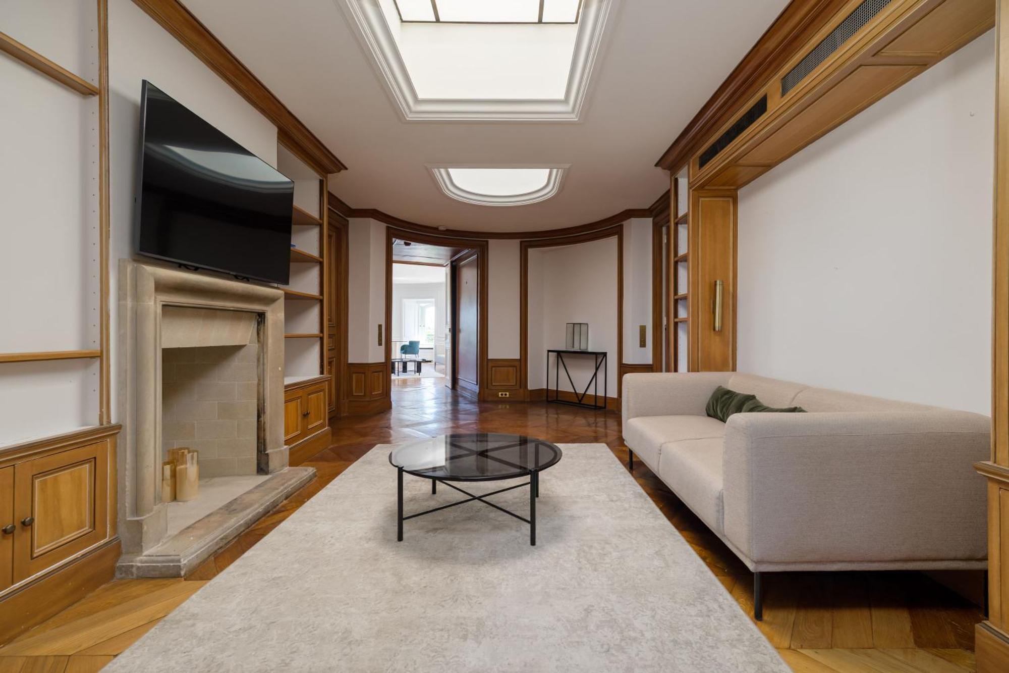 Luxury - Avenue Montaigne *