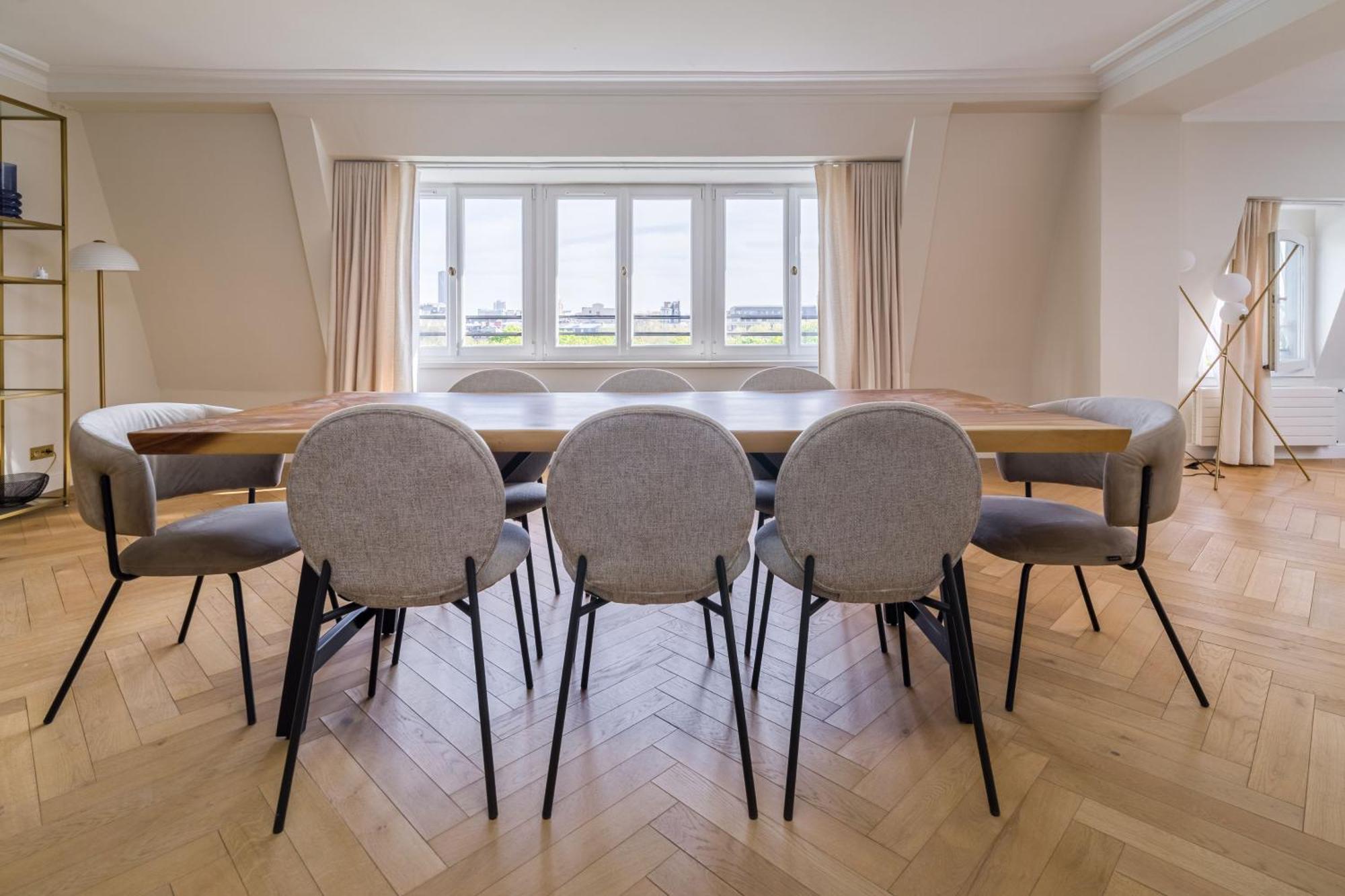 Luxury - Avenue Montaigne Paris