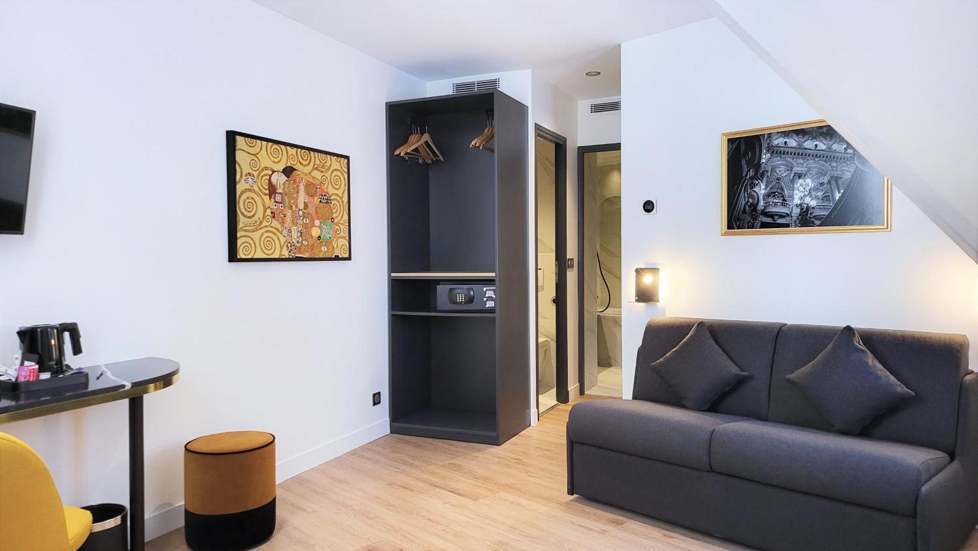 Hotel Star Champs-elysees 4*