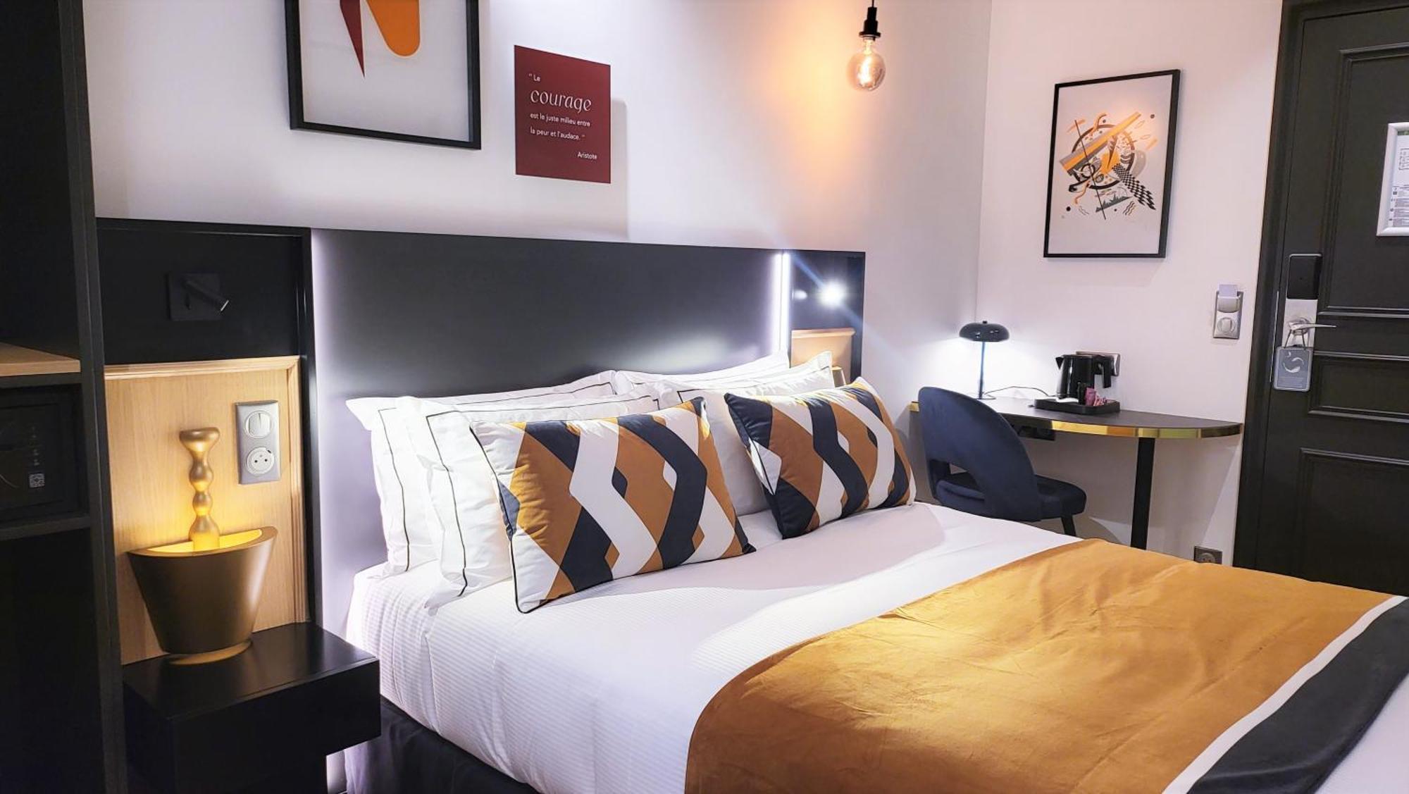 Hotel Star Champs-elysees 4*