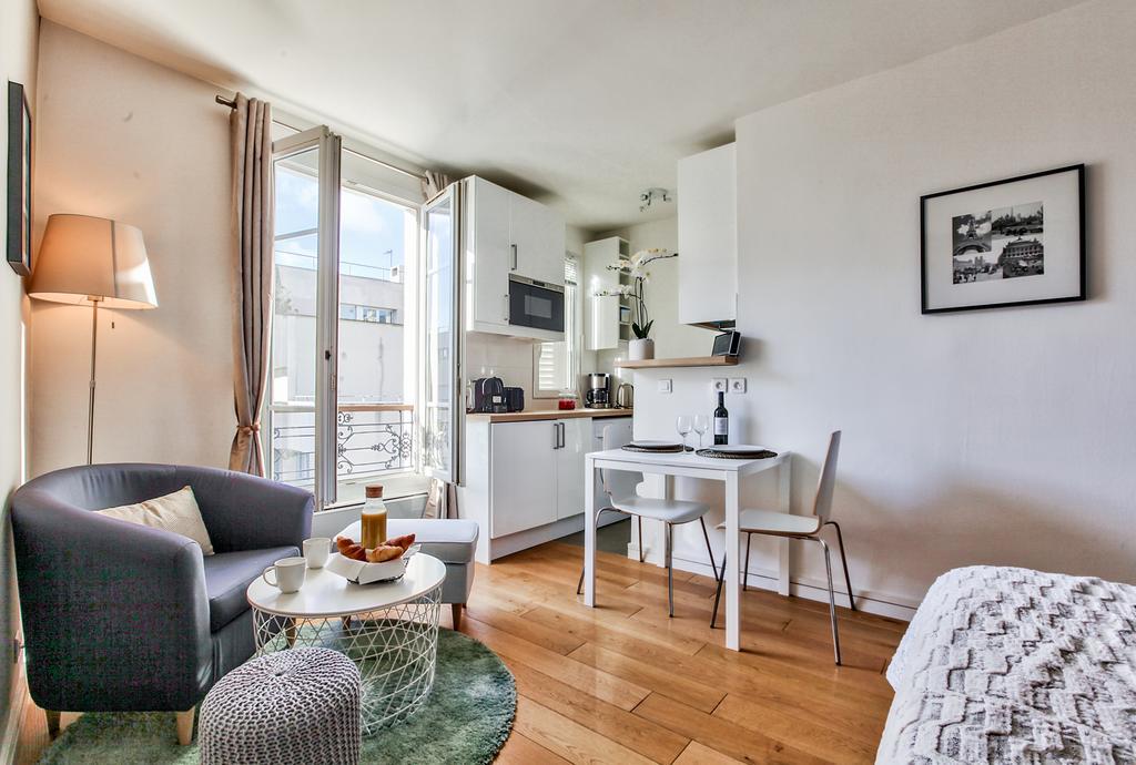 Lovely Nest Eiffel Tower Bottom Apartment Paris