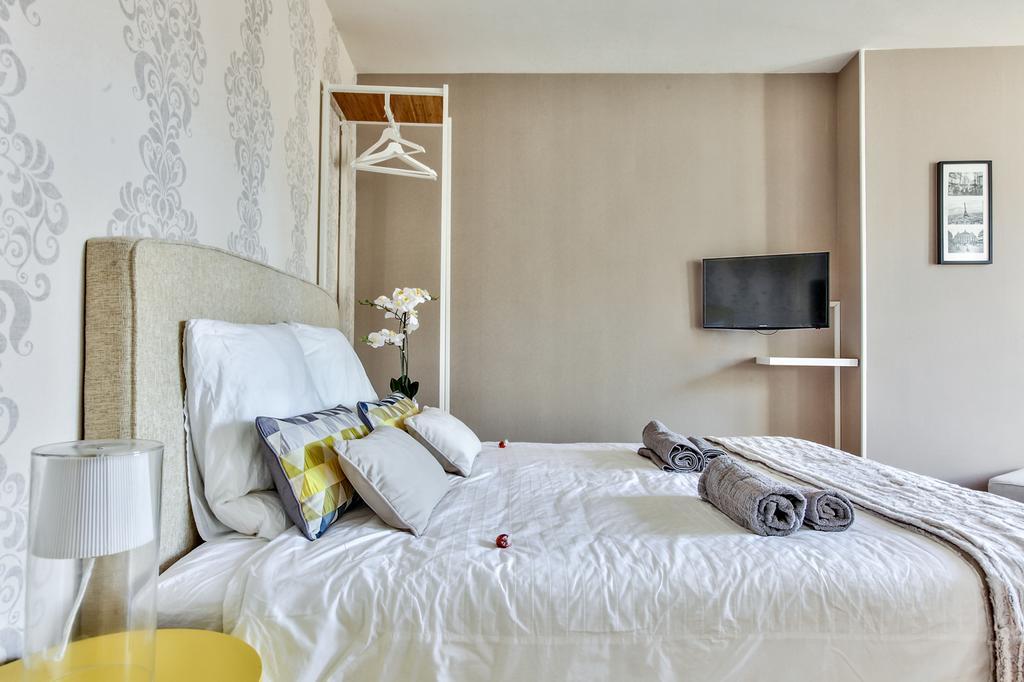 Apartment Lovely Nest Eiffel Tower Bottom Paris