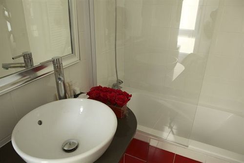 Hotel Des Comedies 3*