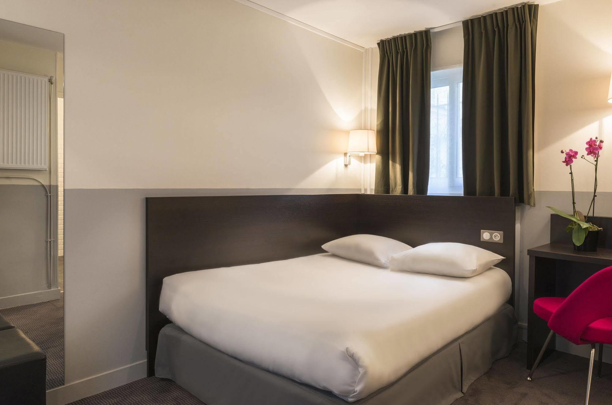 Hotel Des Ecrivains 3*