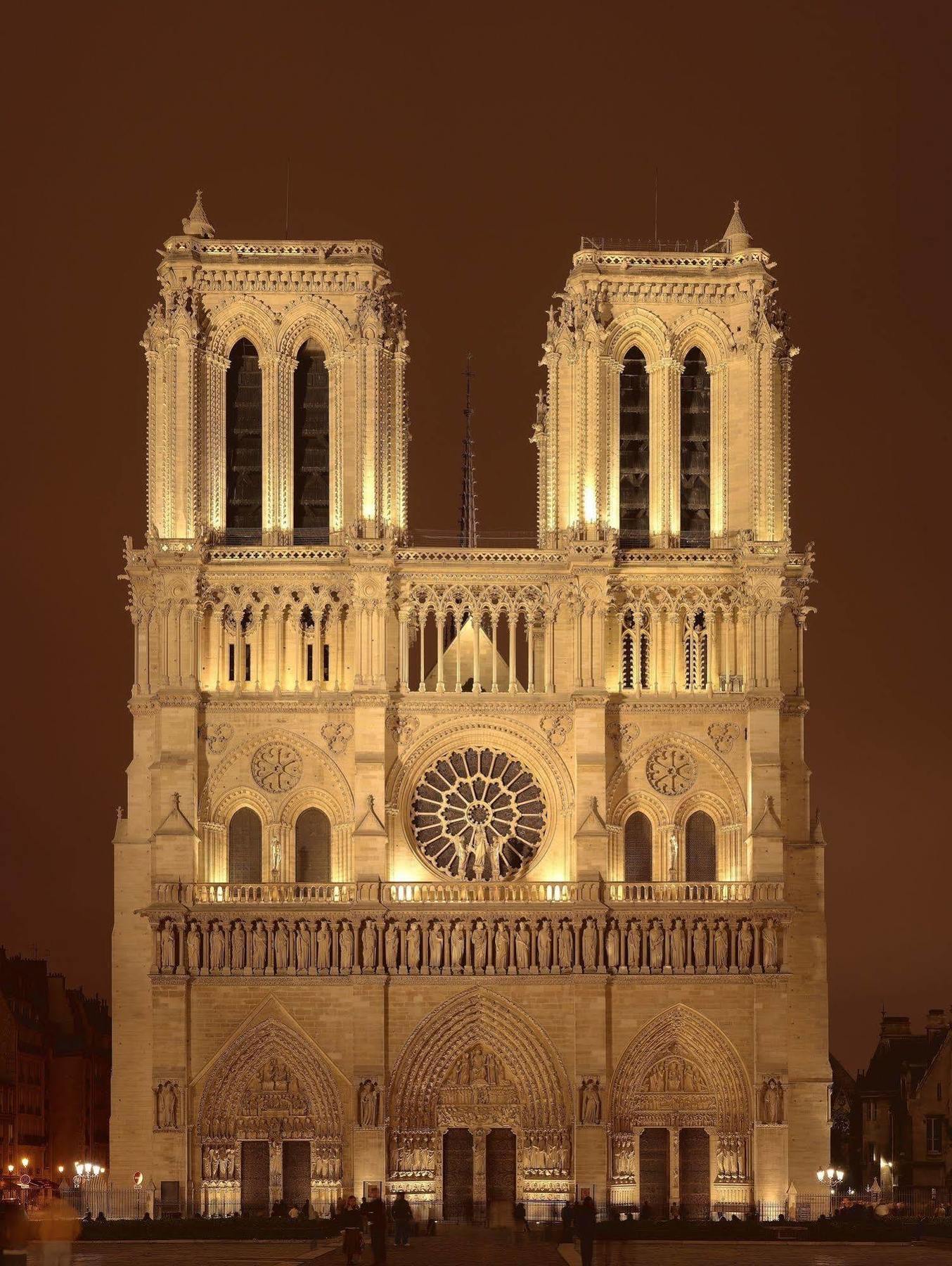 Hotel Les Rives De Notre-dame 4*